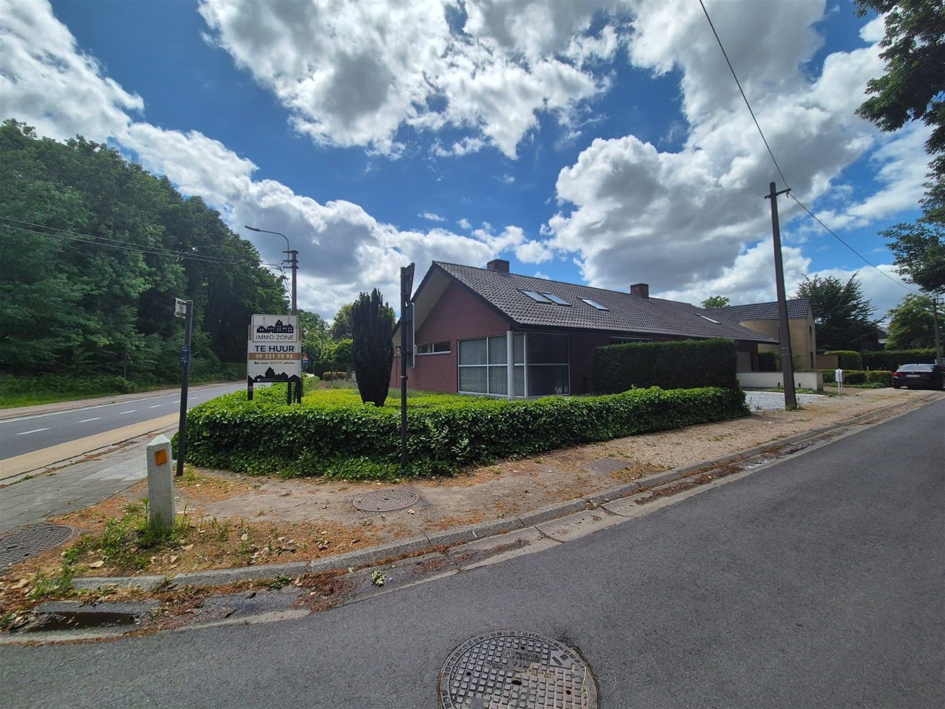 Gunstig gelegen ruime villa in groene omgeving.  foto 32
