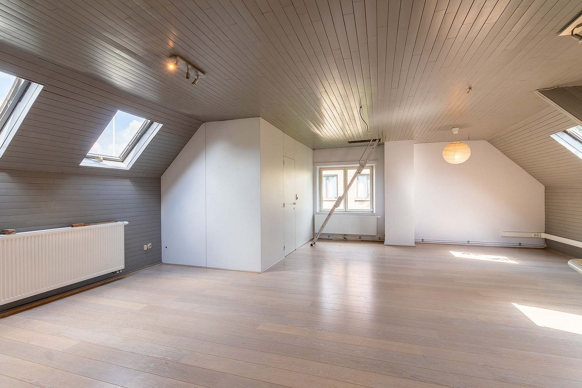 Vrijstaande ruime woning in Hove met 5 slaapkamers foto 18