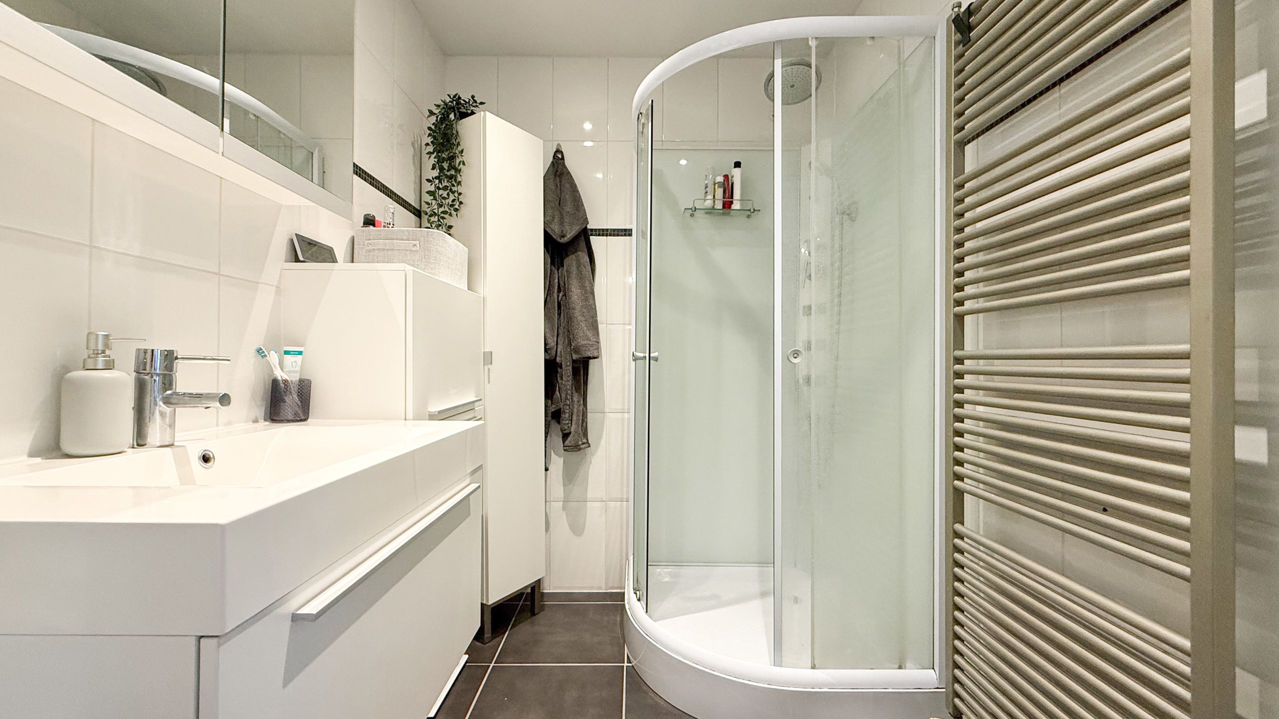 Instapklaar appartement met 3 slpkms in hartje Paal – EPC B! foto 12