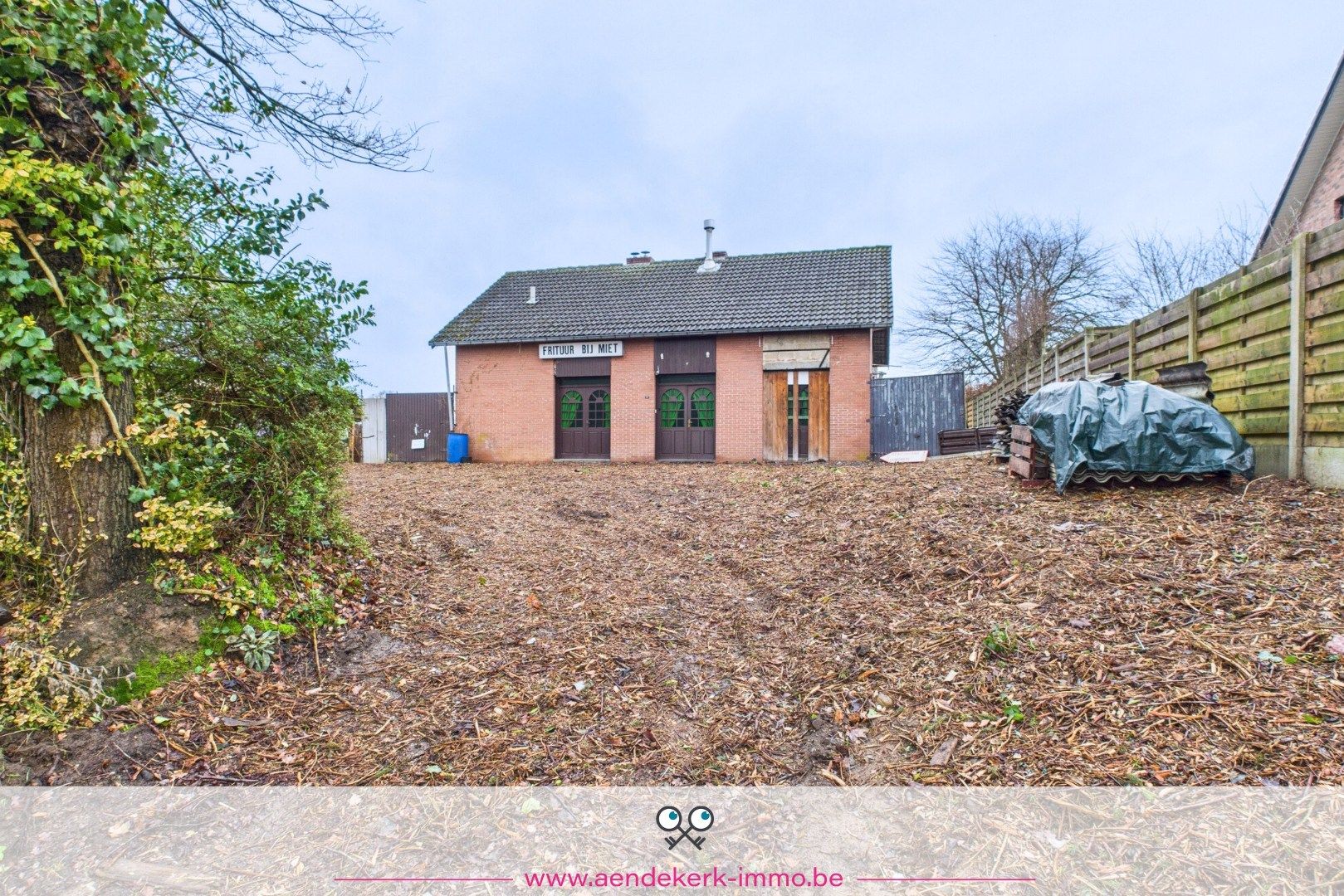 Te renoveren woning met handelsruimte en bijgebouw in Kessenich foto 2