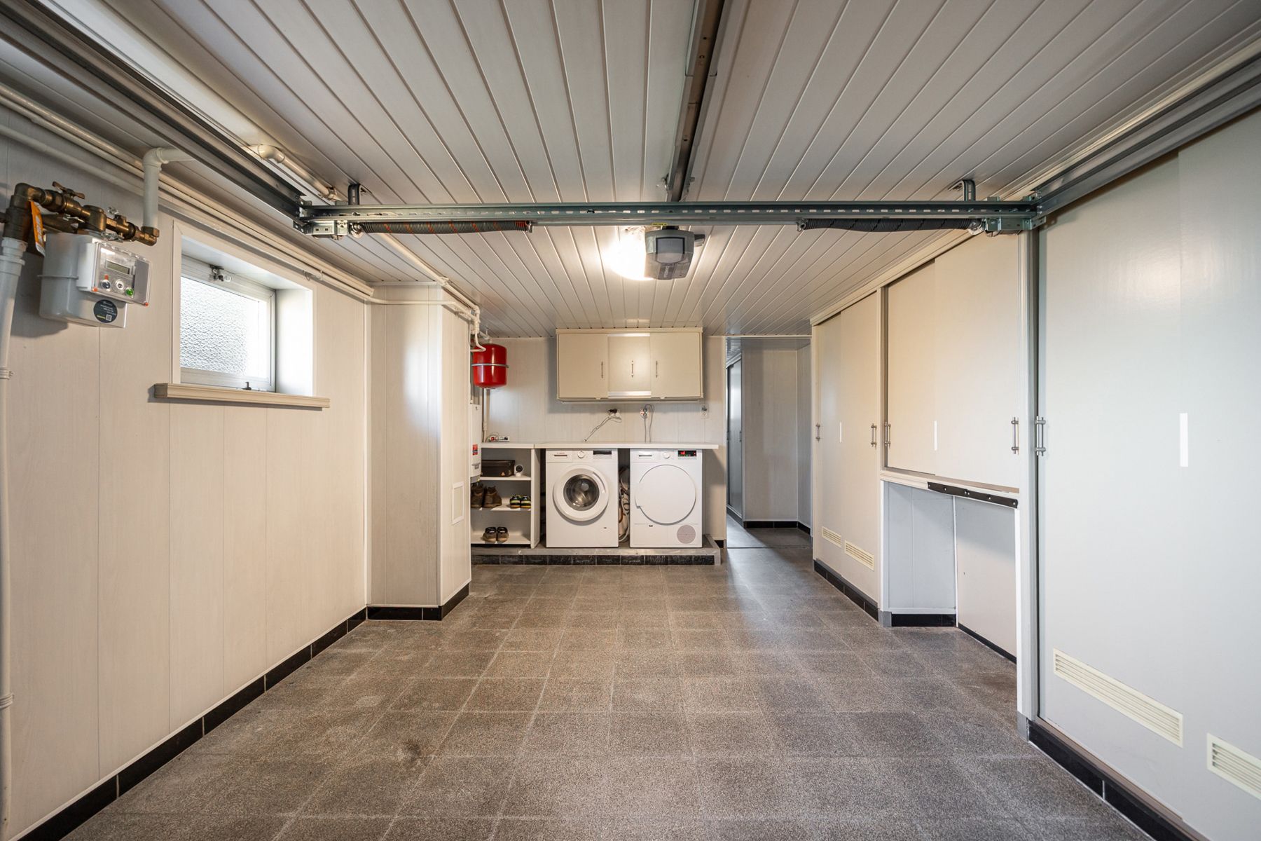 Rustig gelegen woning met 3 slaapkamers en garage. foto 25