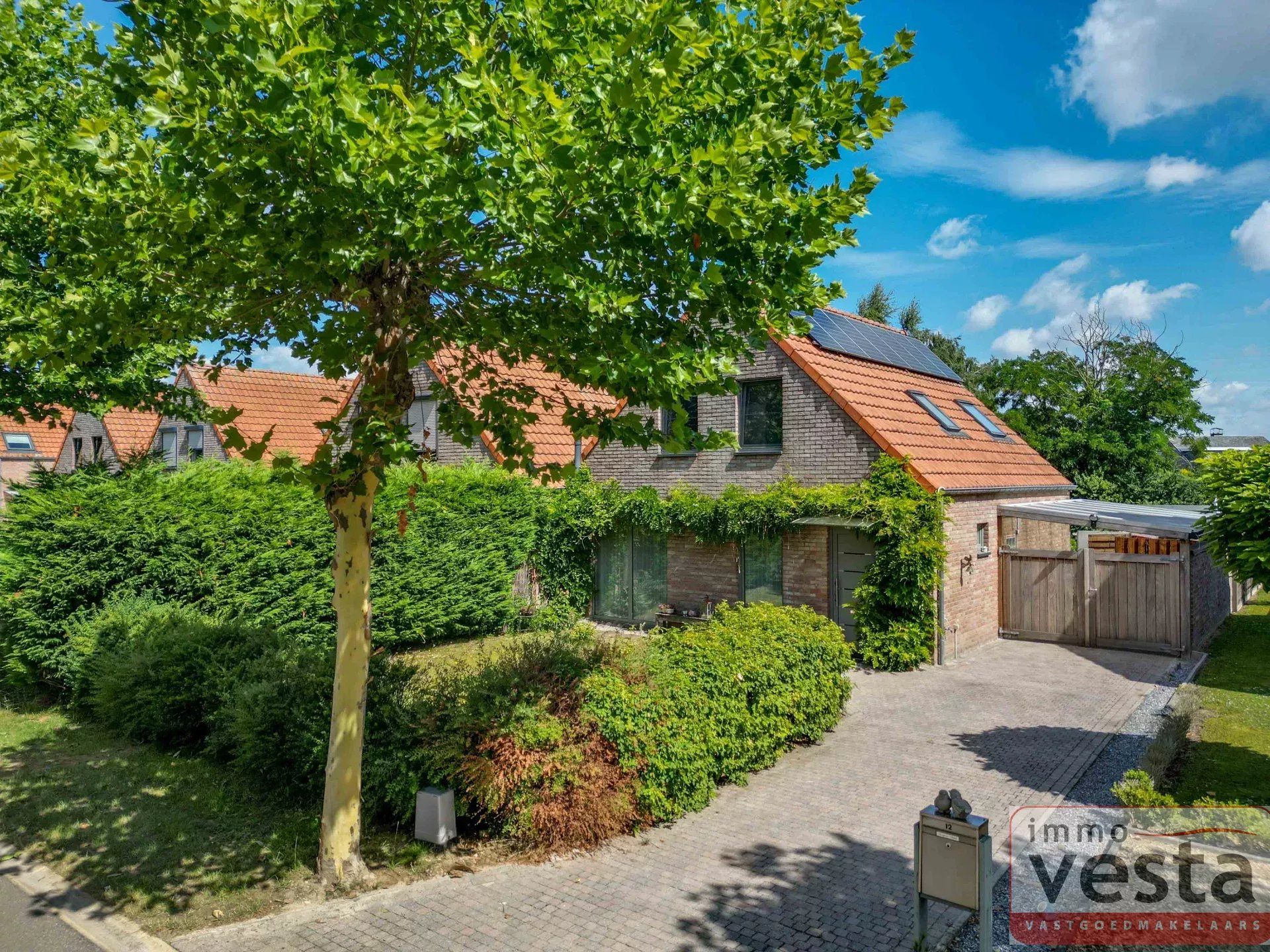 Gezellige Woning met Moderne Voorzieningen te Sint-Truiden foto {{pictureIndex}}