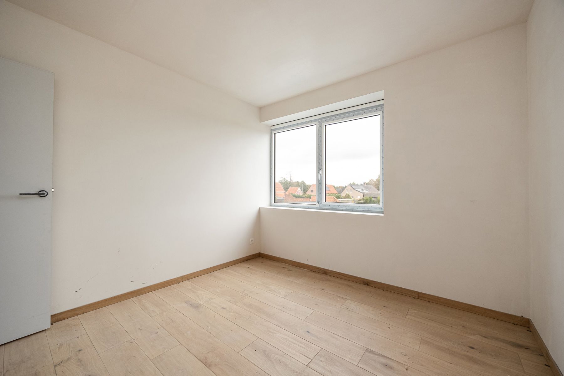 Halfopen woning met 3 slaapkamers en fietsenberging/carport op perceel van ca 540m² foto 17