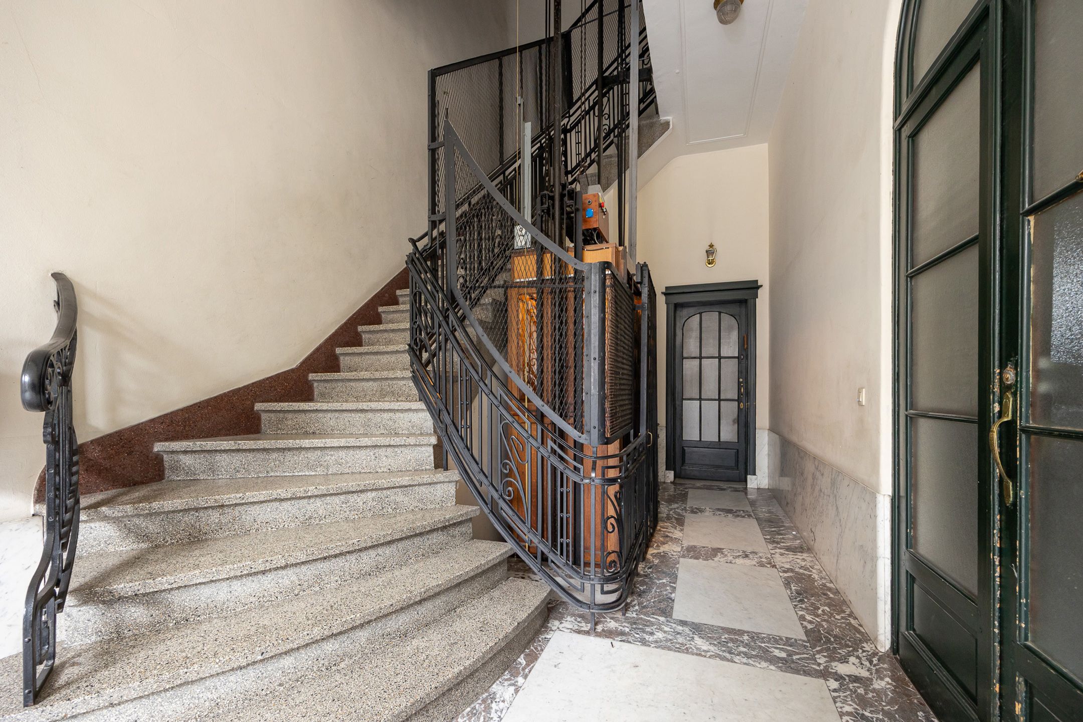 ANTWERPEN HARMONIE - Ruim appartement met tuin.  foto 6