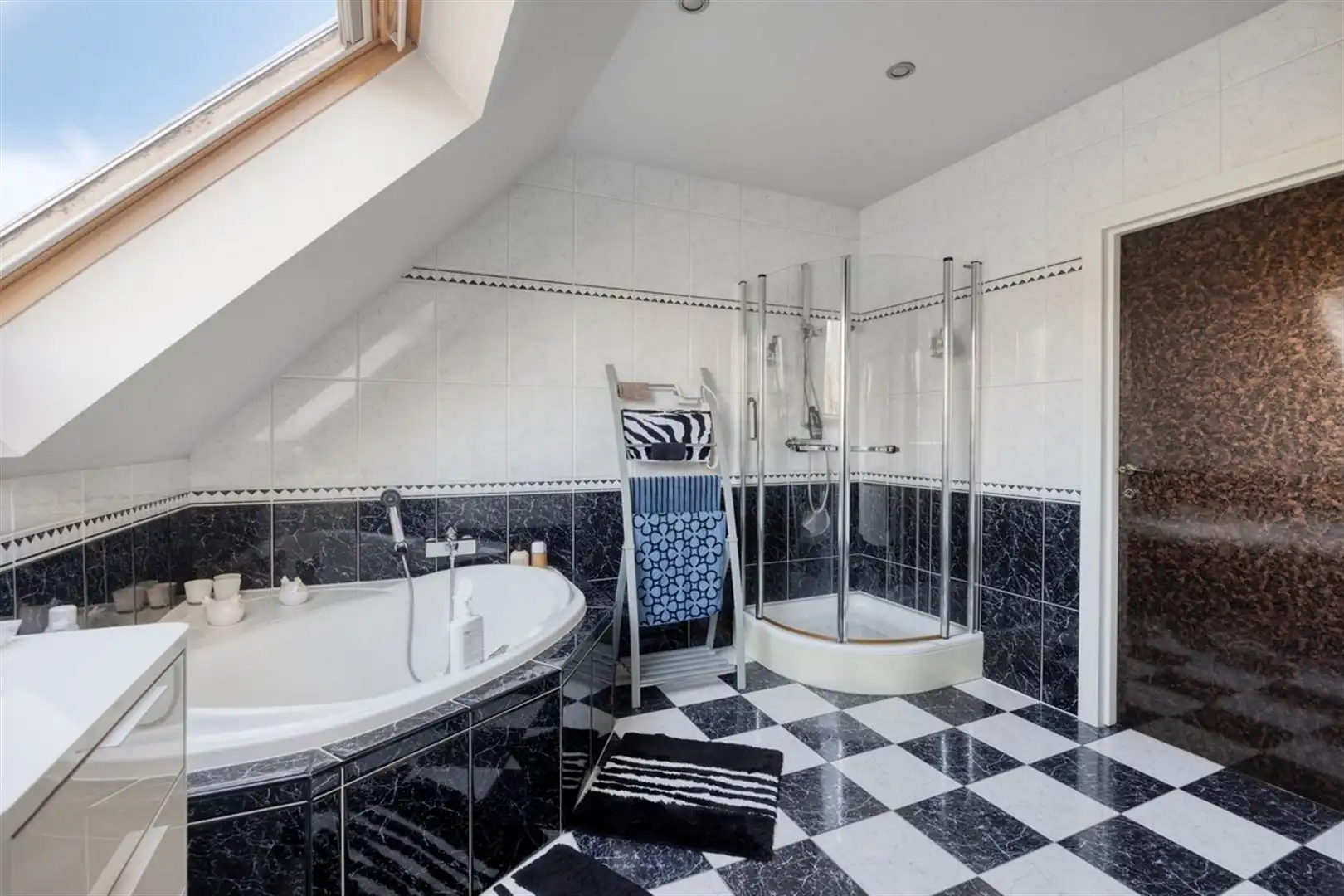 Riante villa op 3465 m2 in deelgemeente Volkegem foto 33