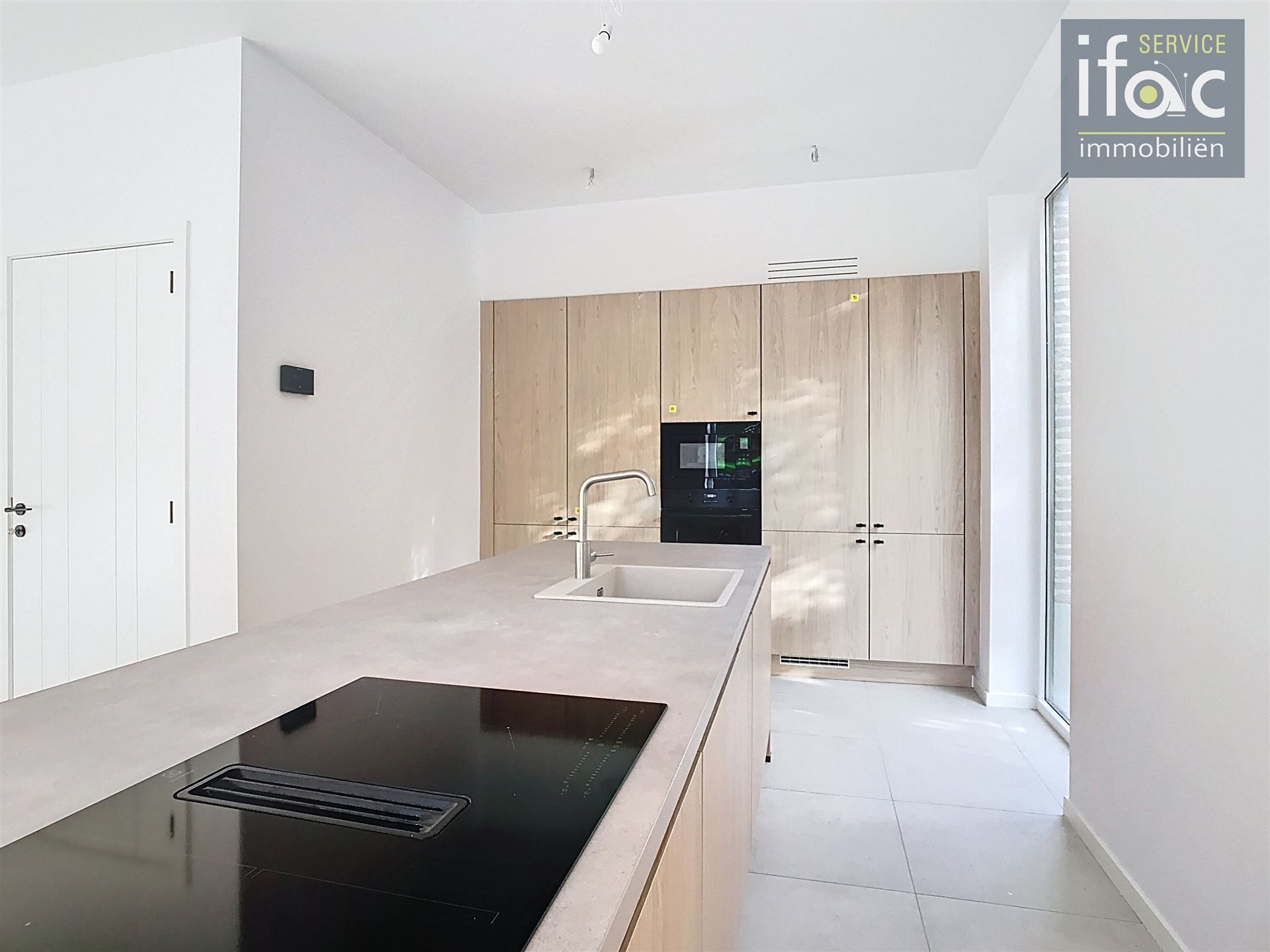 Nieuwbouwwoning met 4 slaapkamers, 2 badkamers en tuin. foto 6