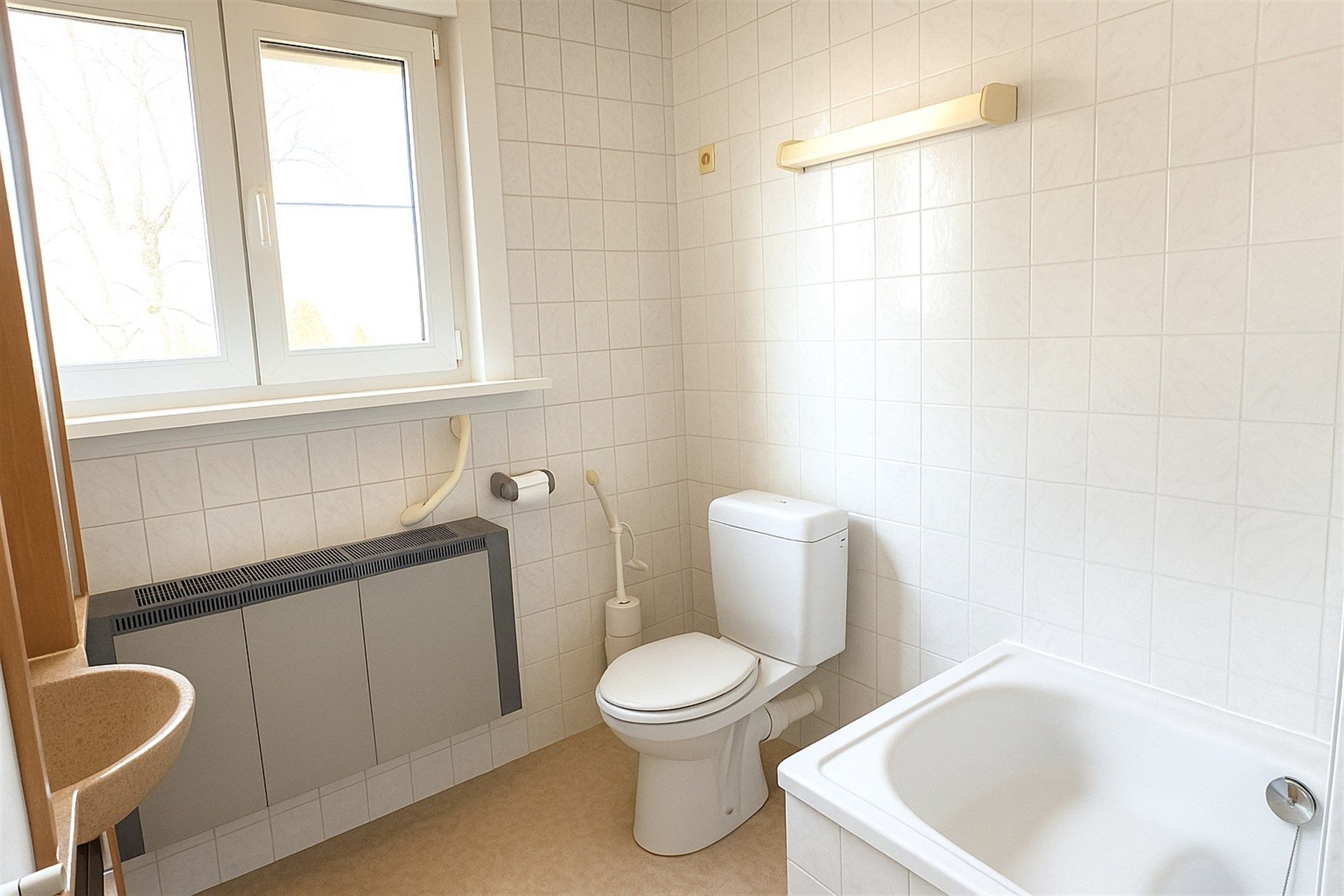 Bel-etagewoning met 3 slaapkamers, ruime garage en Zuid tuin foto 8
