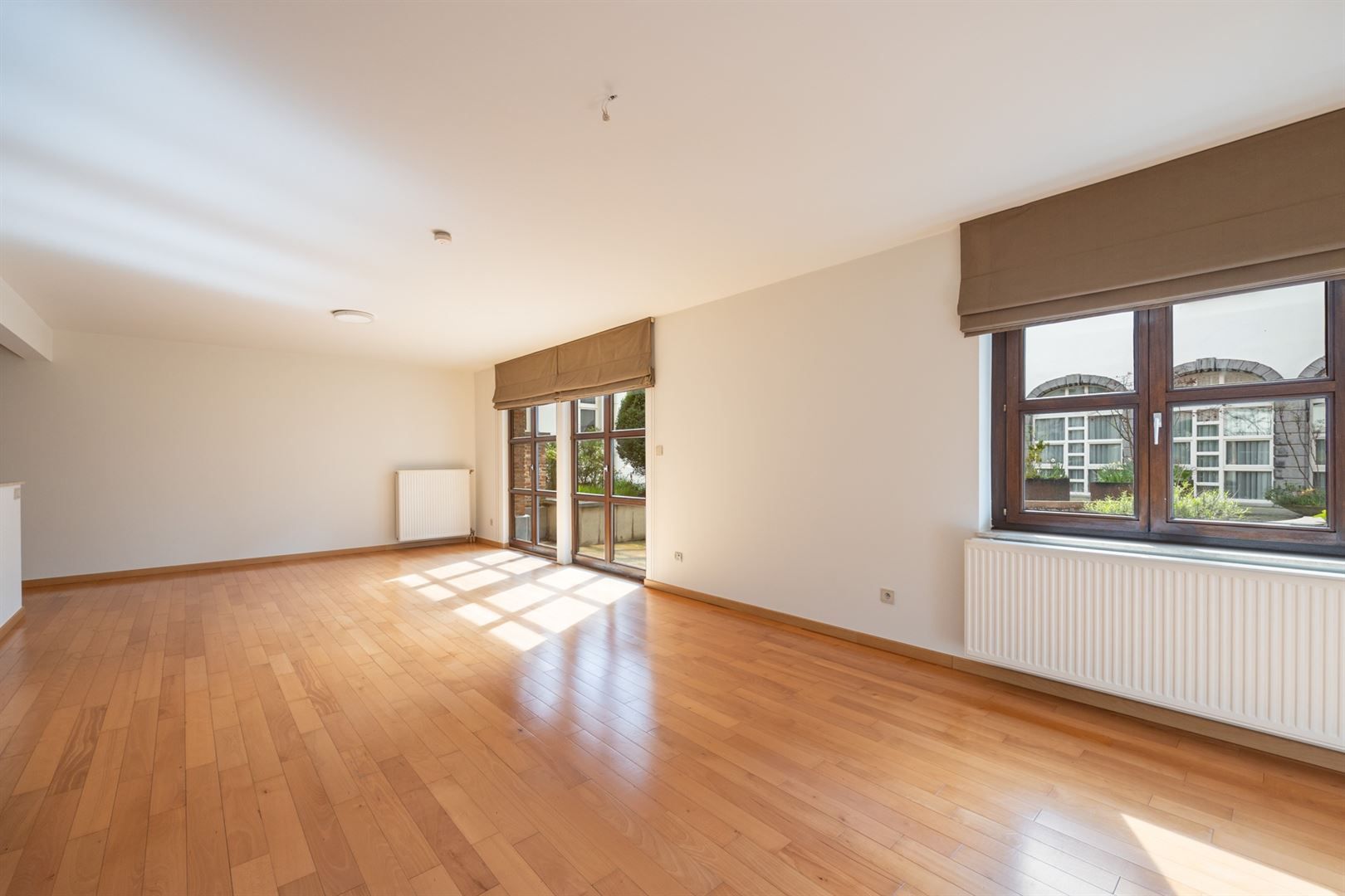 Duplex appartement met 2 slaapkamers gelegen in een uniek historisch pand te Antwerpen centrum. foto 8