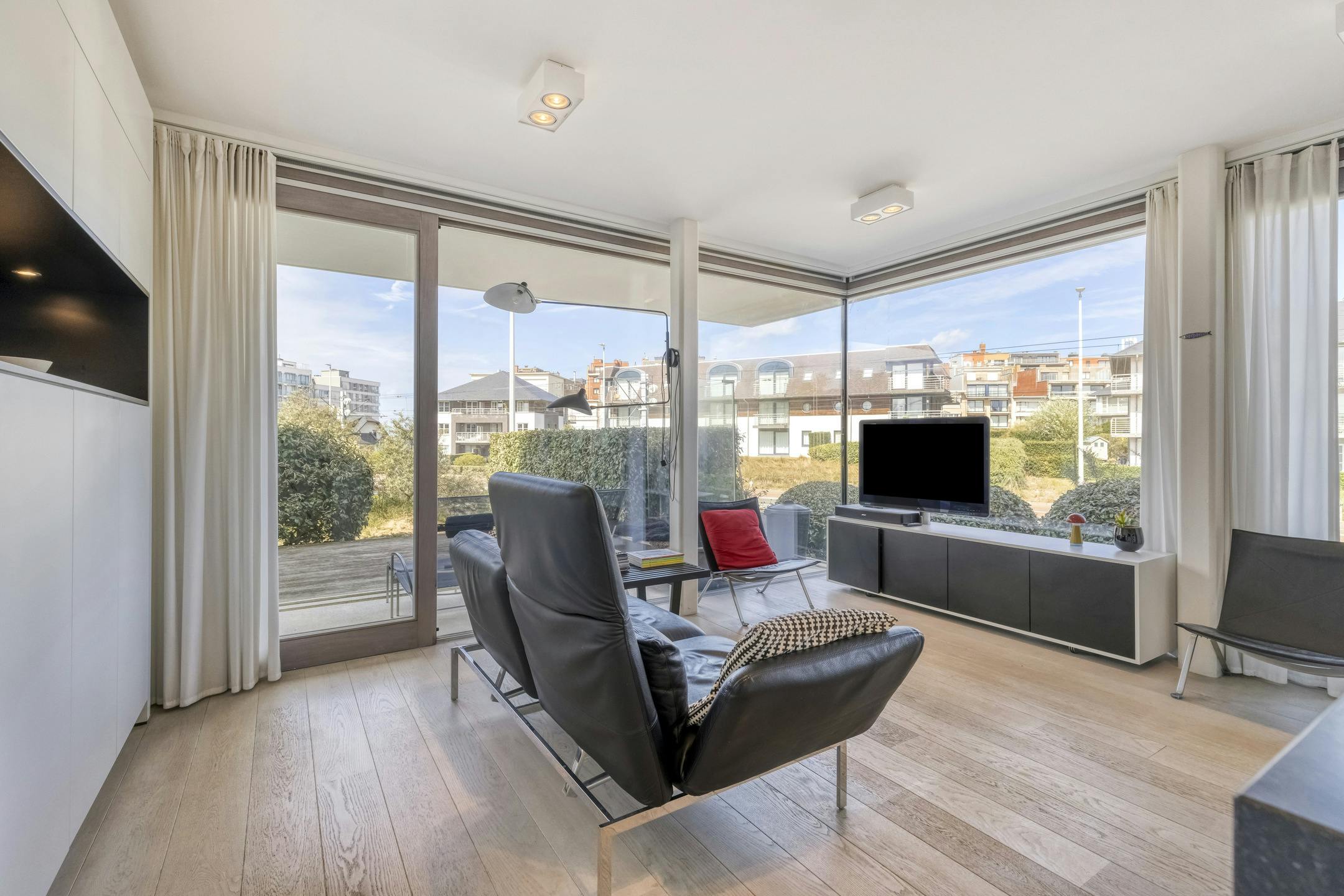 Modern appartement van Rietveld vlakbij zee in Sint-Idesbald foto 4