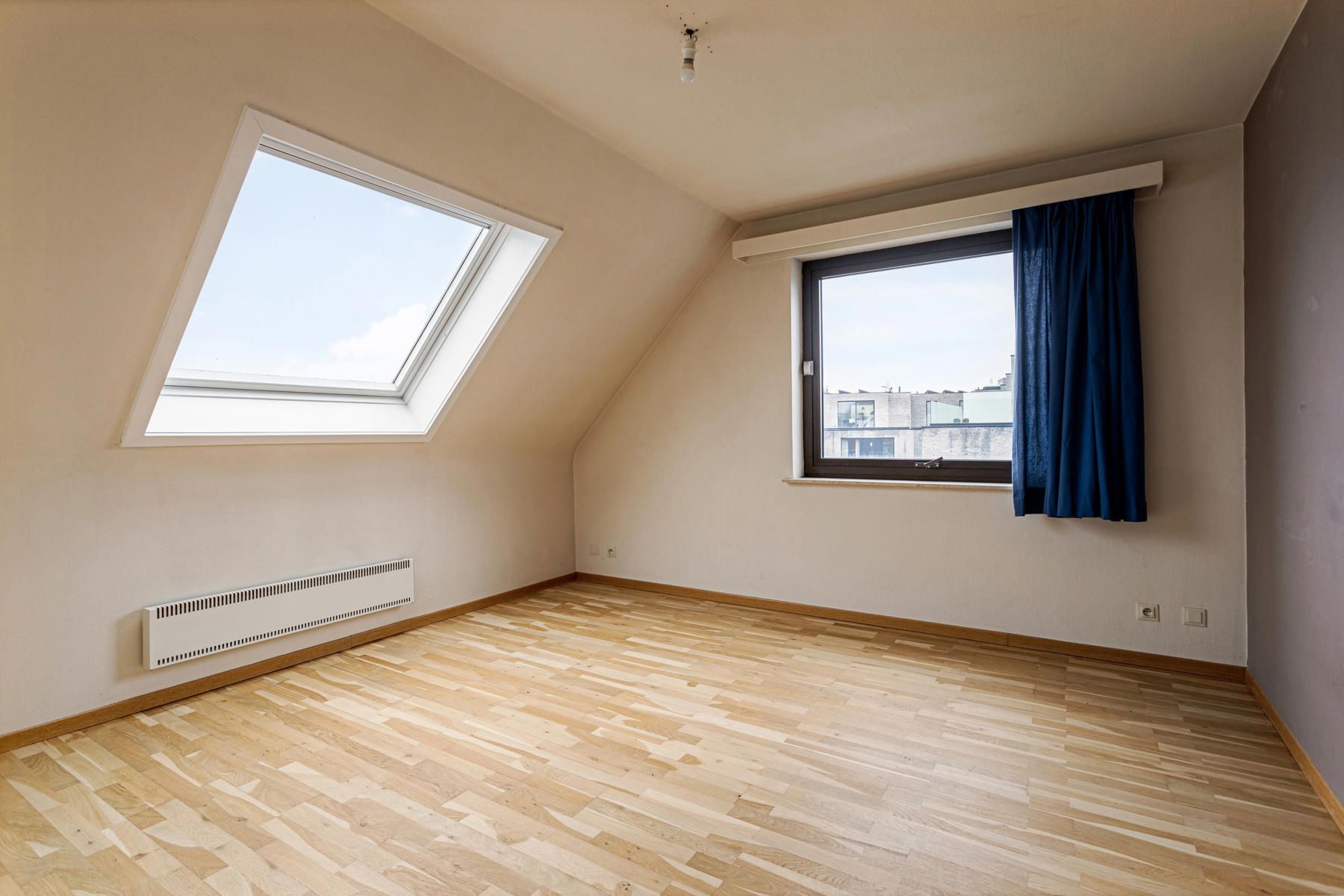 Opbrengsteigendom met handelsruimte en 2 appartementen foto 29