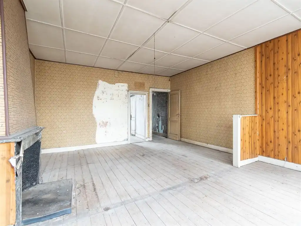 Te renoveren handelspand in Berchem foto 7
