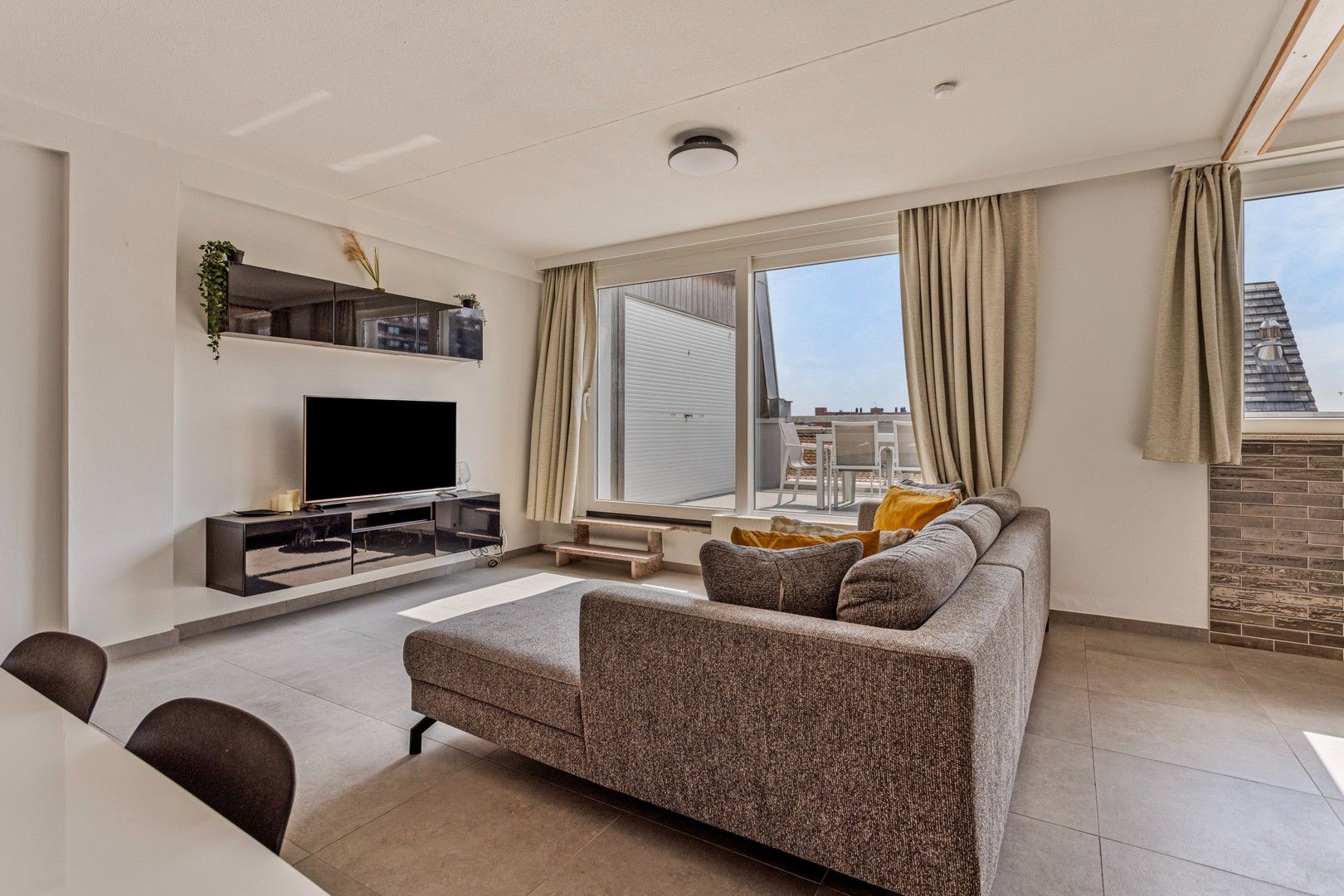 Ruim appartement met zeer groot zonneterras te Blankenberge foto 2