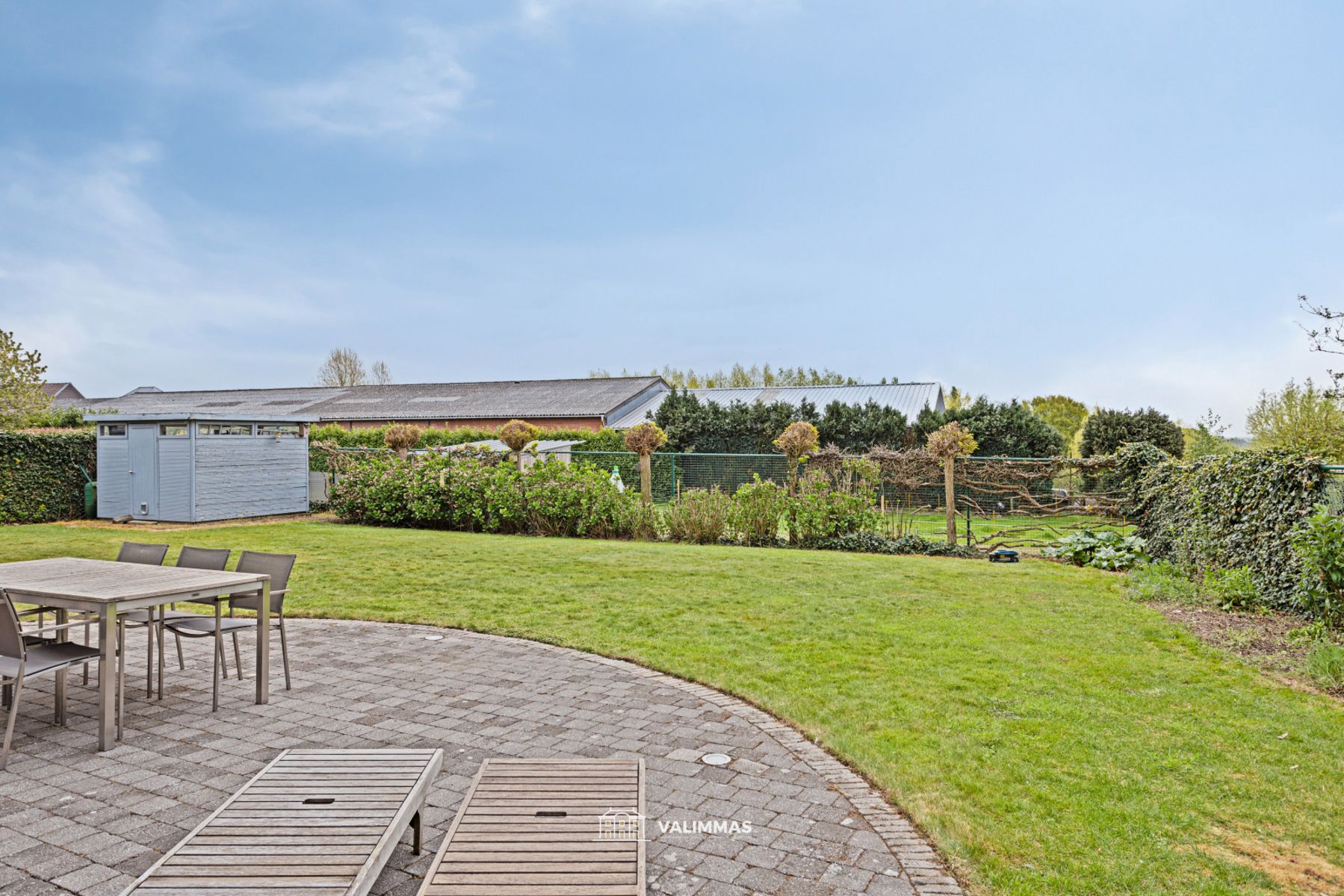Ruime en luxueuze villa met dubbele garage en mooie tuin... foto 7
