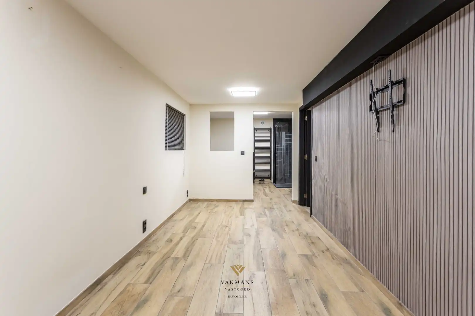 Ruime en charmante alleenstaande woning met 5 slaapkamers en 2 badkamers foto 24