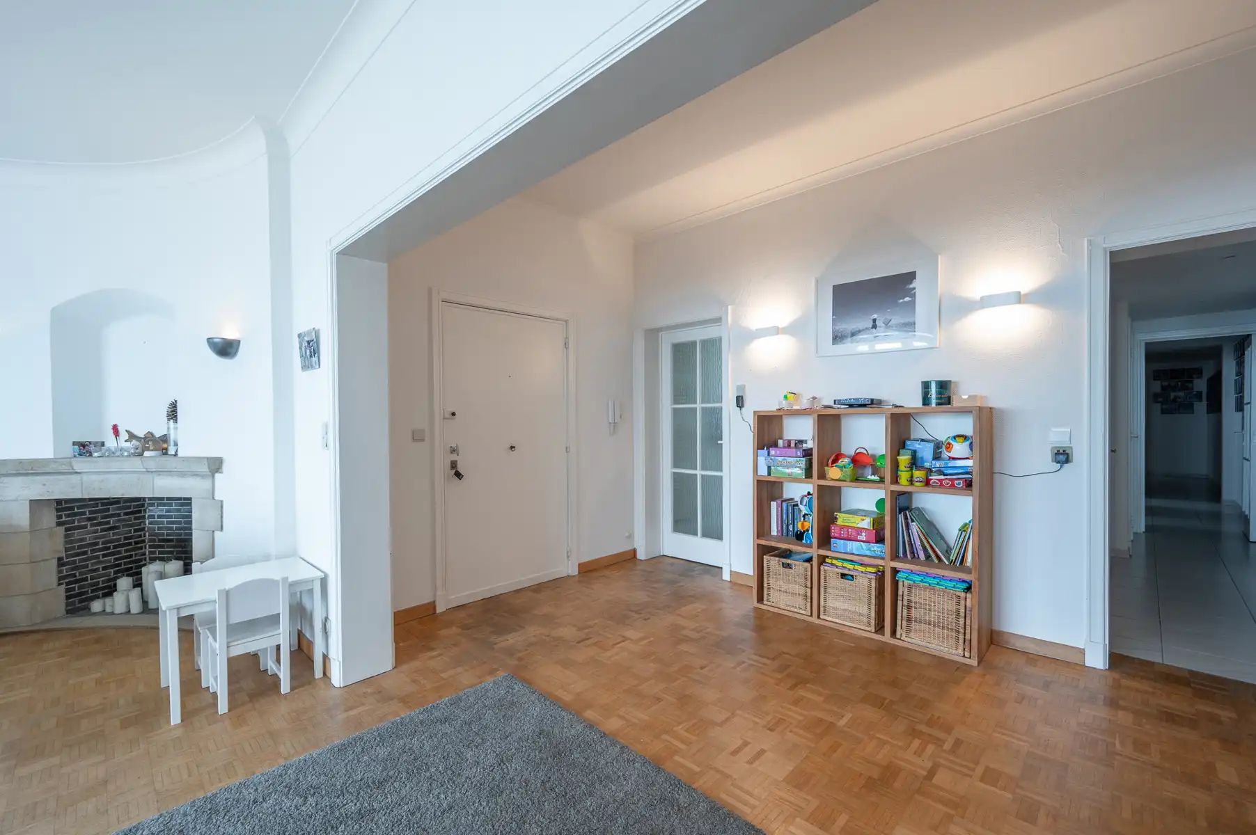 Mooi ongemeubeld appartement met frontaal zeezicht  foto 4
