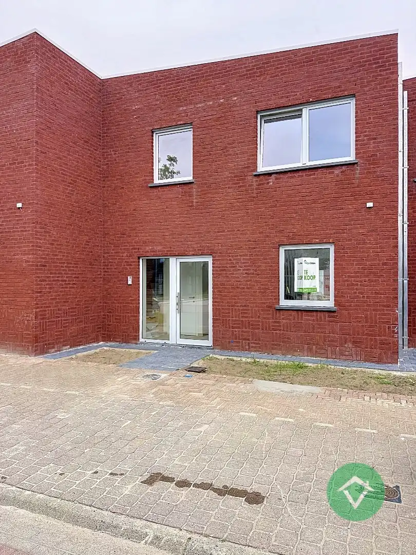 Nieuwbouwwoning met 3 slaapkamers en garage te Ichtegem foto {{pictureIndex}}