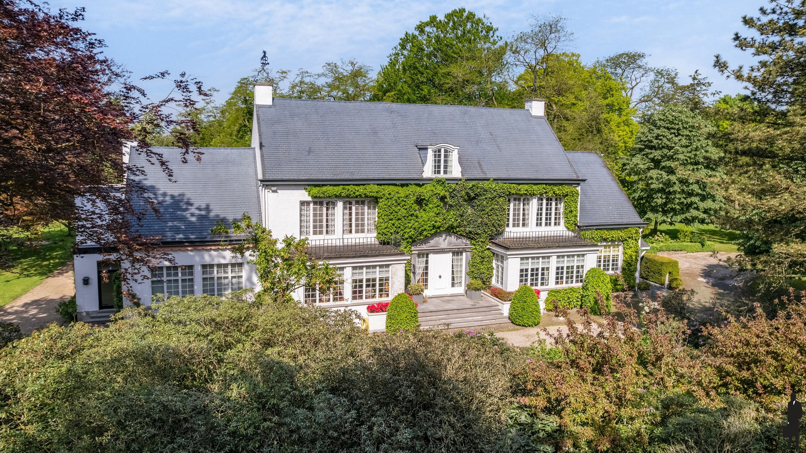 Uniek domein "Hof Van Lachenen" met 2 villa's te koop in Lier.  foto 4