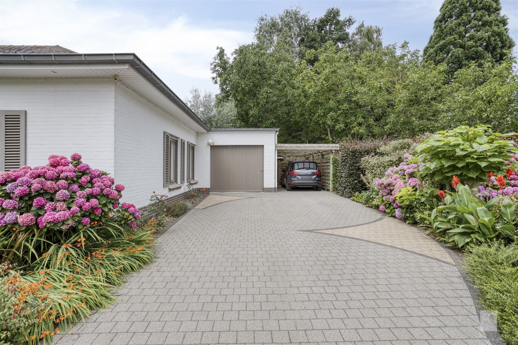 Vrijstaande bungalow op toplocatie foto 4