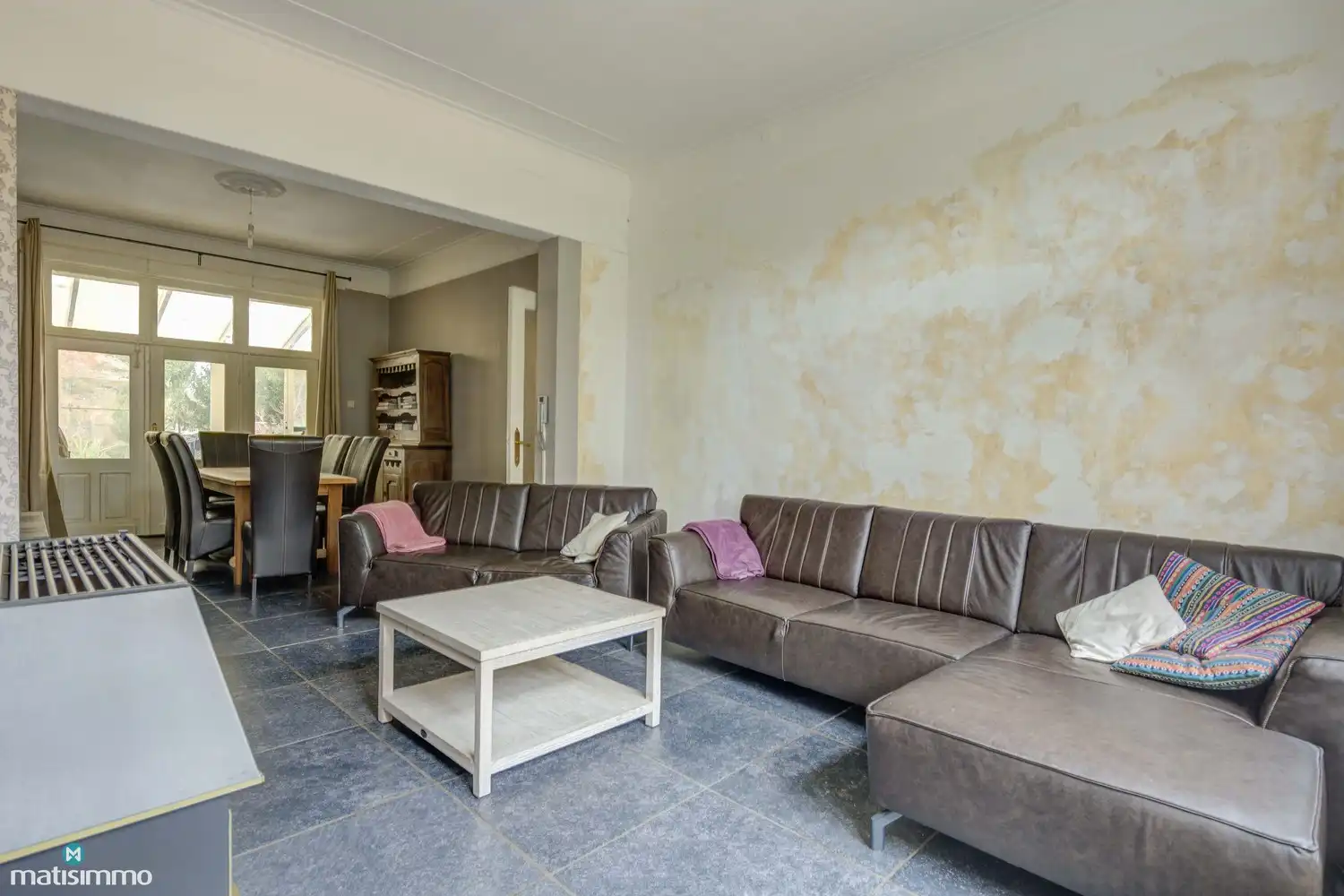 KARAKTERVOLLE WONING MET 5 SLAAPKAMERS EN RUIM PERCEEL TE GENK foto 4