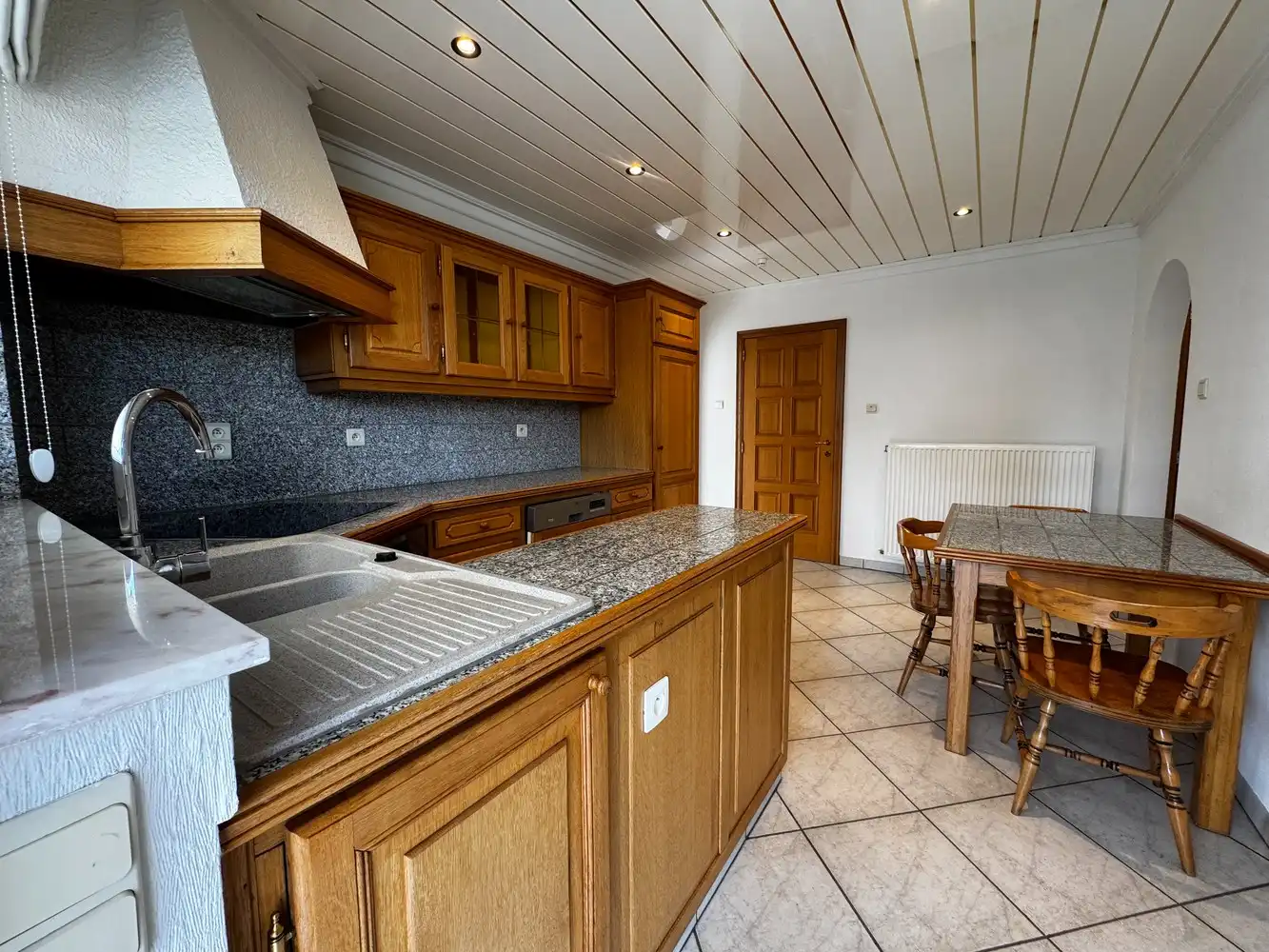 Ruime gezinswoning met tuin en garage in Lanaken foto 7