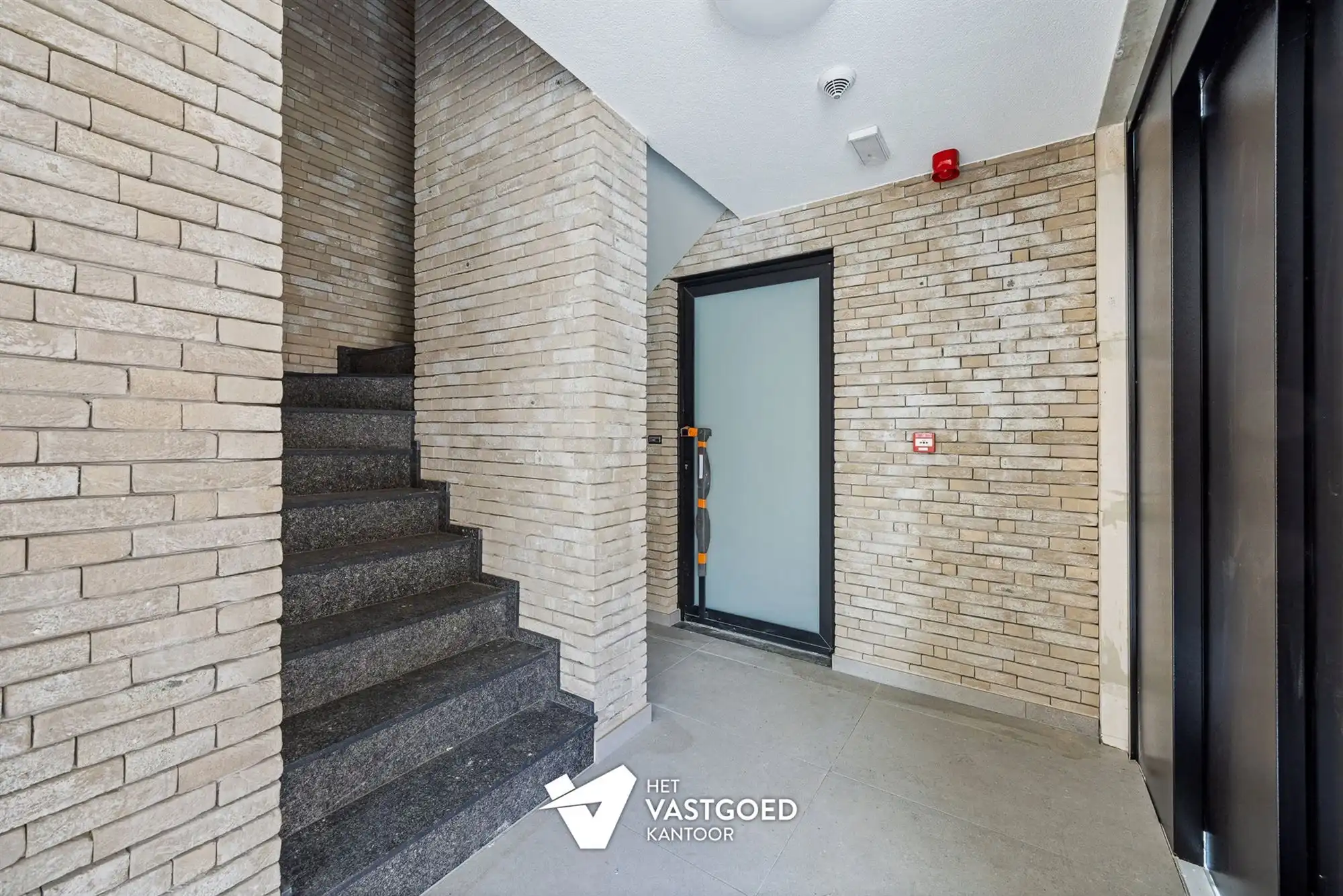 RUIM GELIJKVLOERS APPARTEMENT MET UITZONDERLIJKE BUITENRUIMTE foto 22