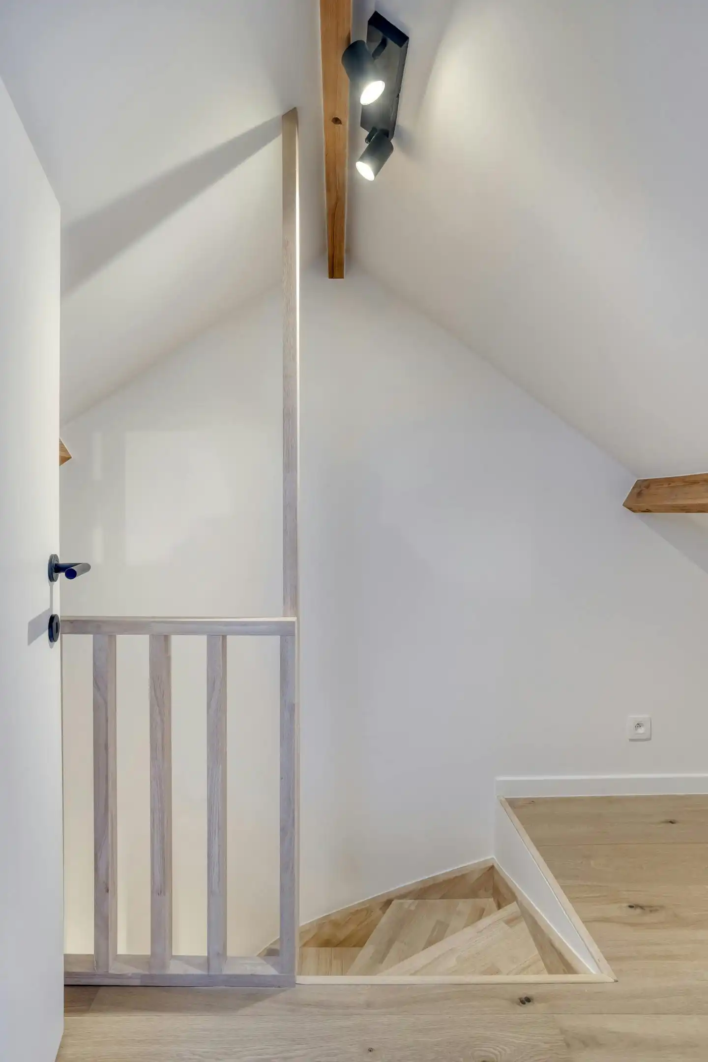 Gerenoveerde woning met drie slaapkamers te koop in Brugge  foto 14