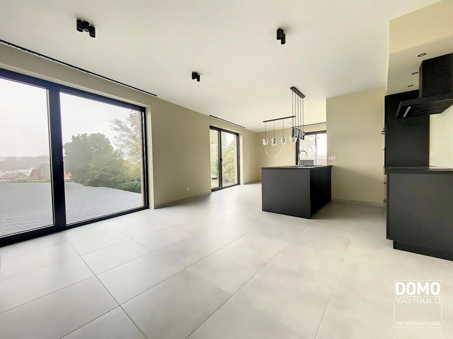 MODERN APPARTEMENT IN HET CENTRUM VAN KERMT foto 2