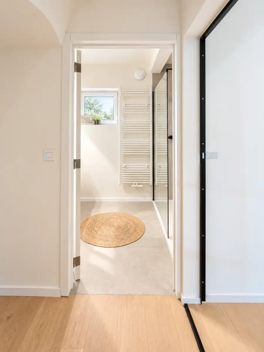 Uitmuntend gelegen gerenoveerde woning ! foto 13