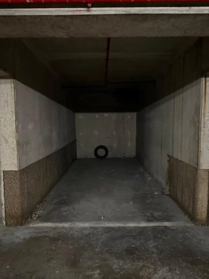 ONDERGRONDSE PARKEERPLAATS VLAKBIJ ZEEDIJK foto 4