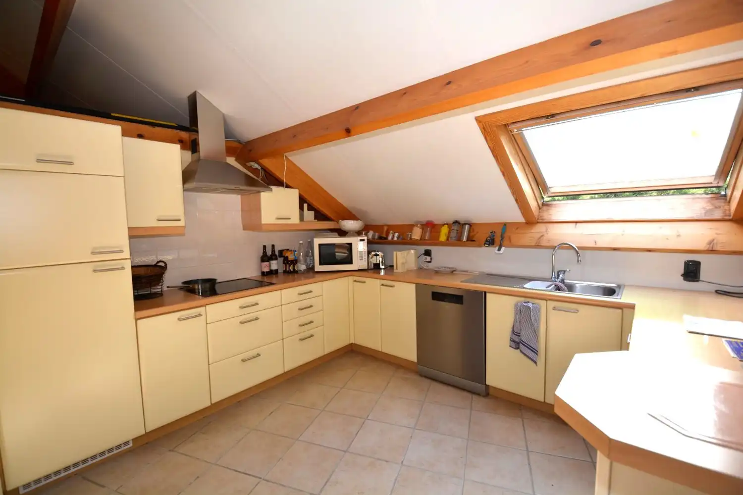 VERZORGD KANTOORGEBOUW MET PARKING! foto 30