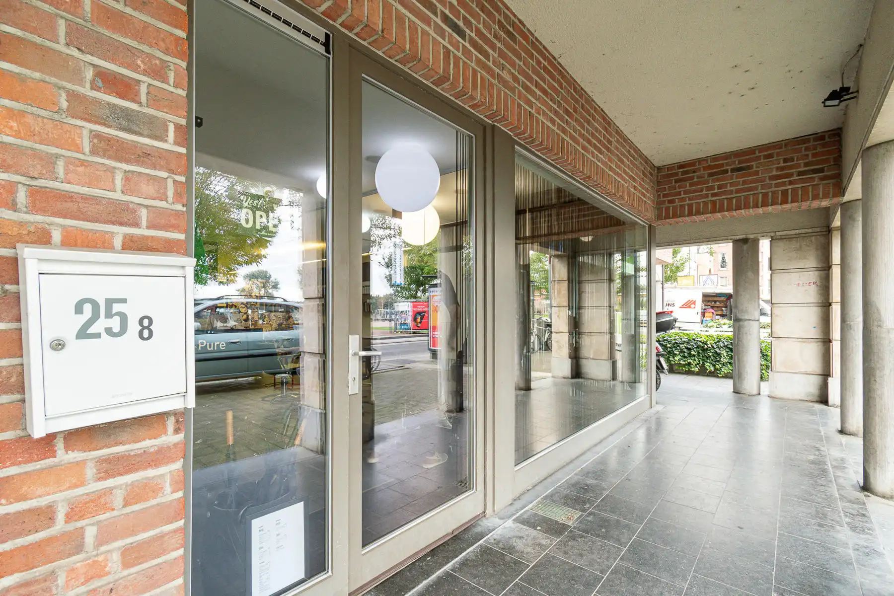 Handels- of kantoorruimte van 168m² op toplocatie aan de Jachthaven van Turnhout.  foto 2