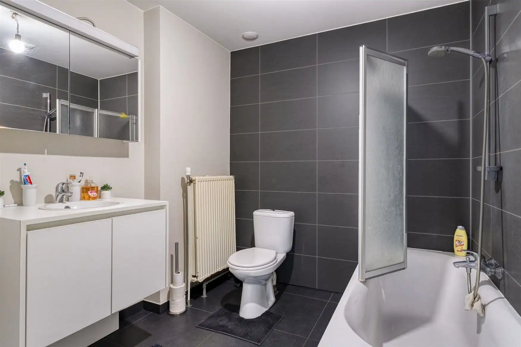 Instapklare woning met garage en conforme elektriciteit. foto 7