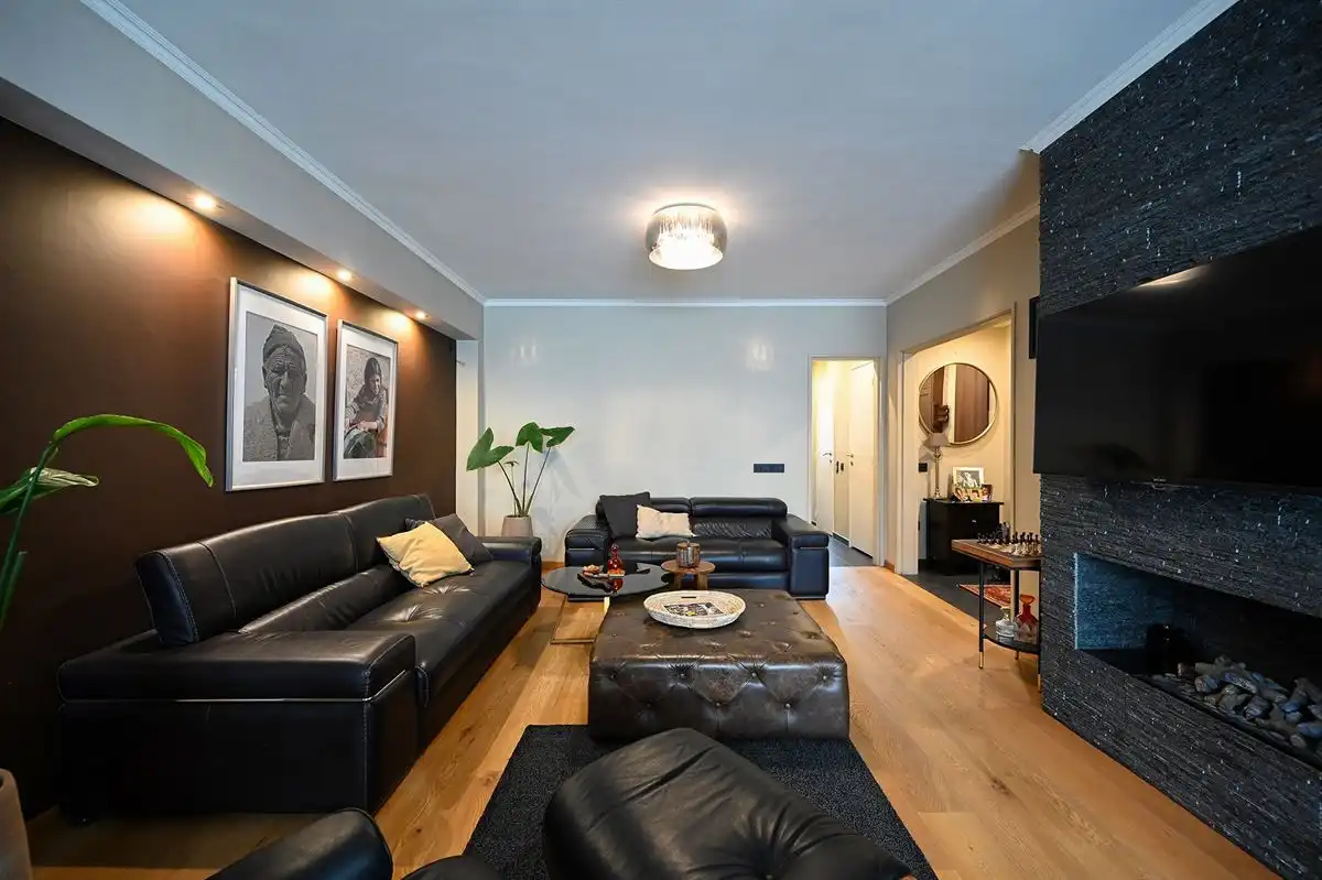 Gerenoveerd appartement op geliefde locatie foto 9