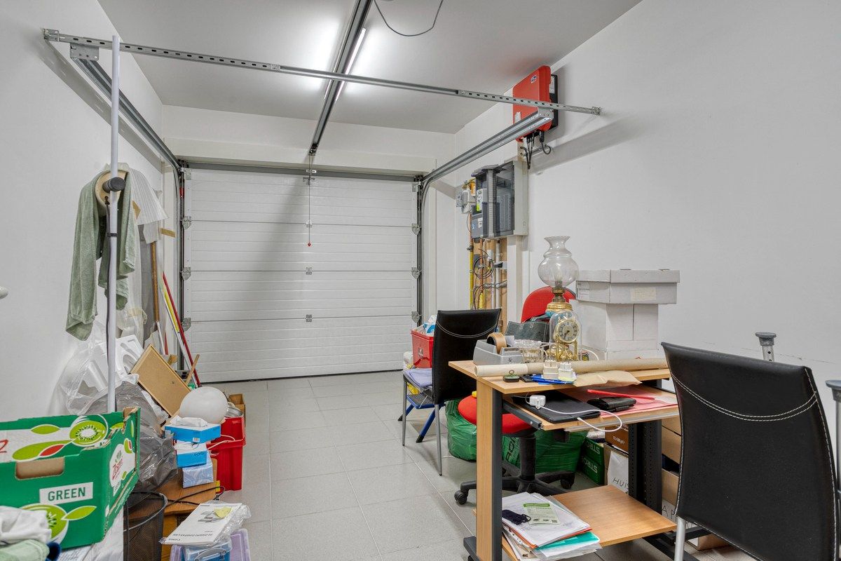 Recente halfopen woning met 4 slaapkamers en garage! foto 18
