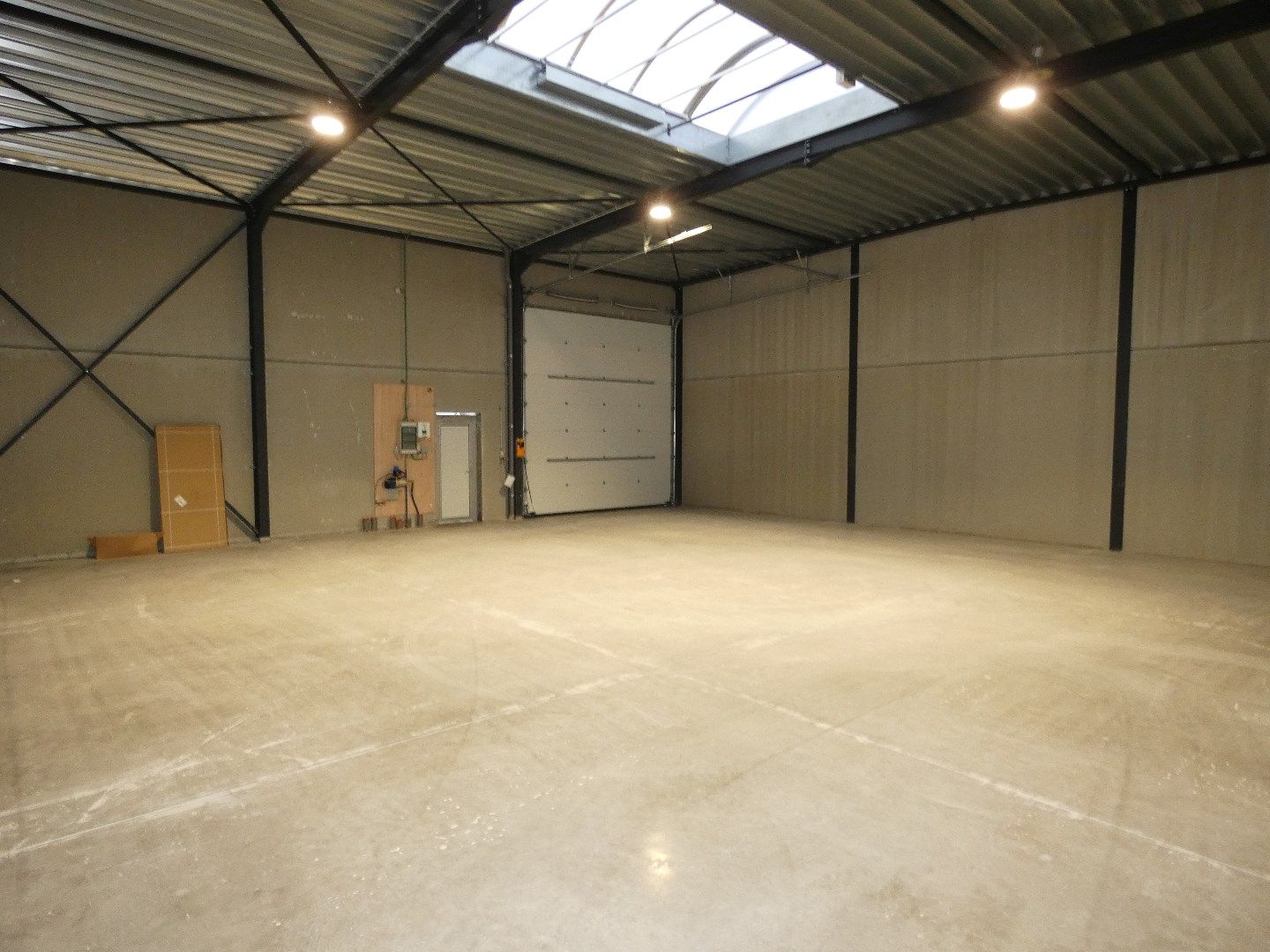 Loods (225 m²) met sectionaalpoort en parking, Torhout foto 4