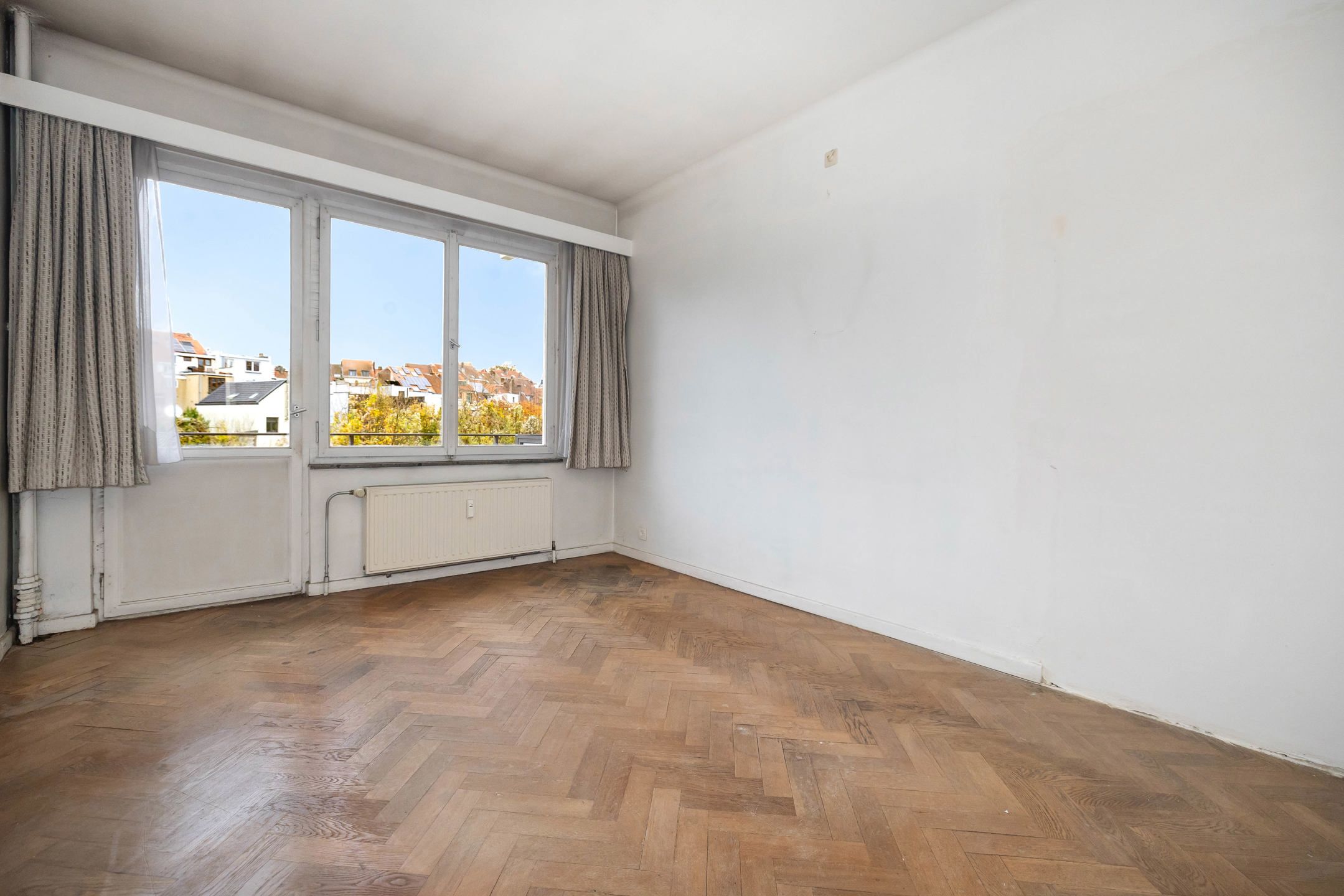 Appartement met 2 slaapkamers + terras : te renoveren foto 9