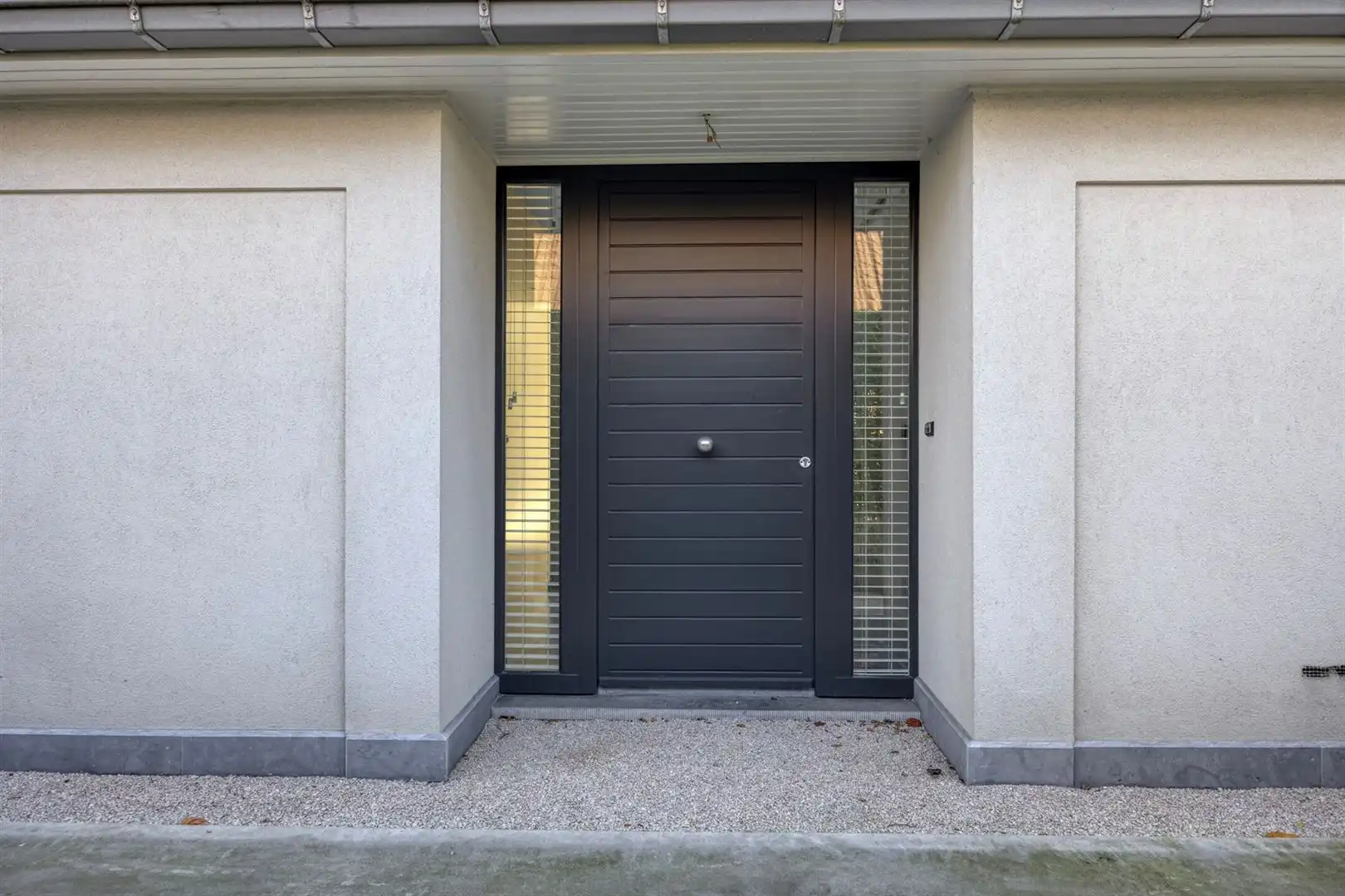 Rustig gelegen, luxueus afgewerkte villa met zwembad en 5 slaapkamers. foto 4