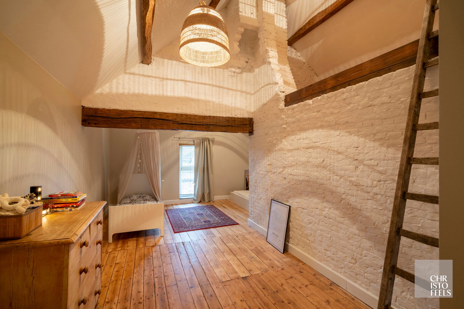 Kwalitatief gerenoveerde hoeve met 413 m² woonbeleving!  foto 4