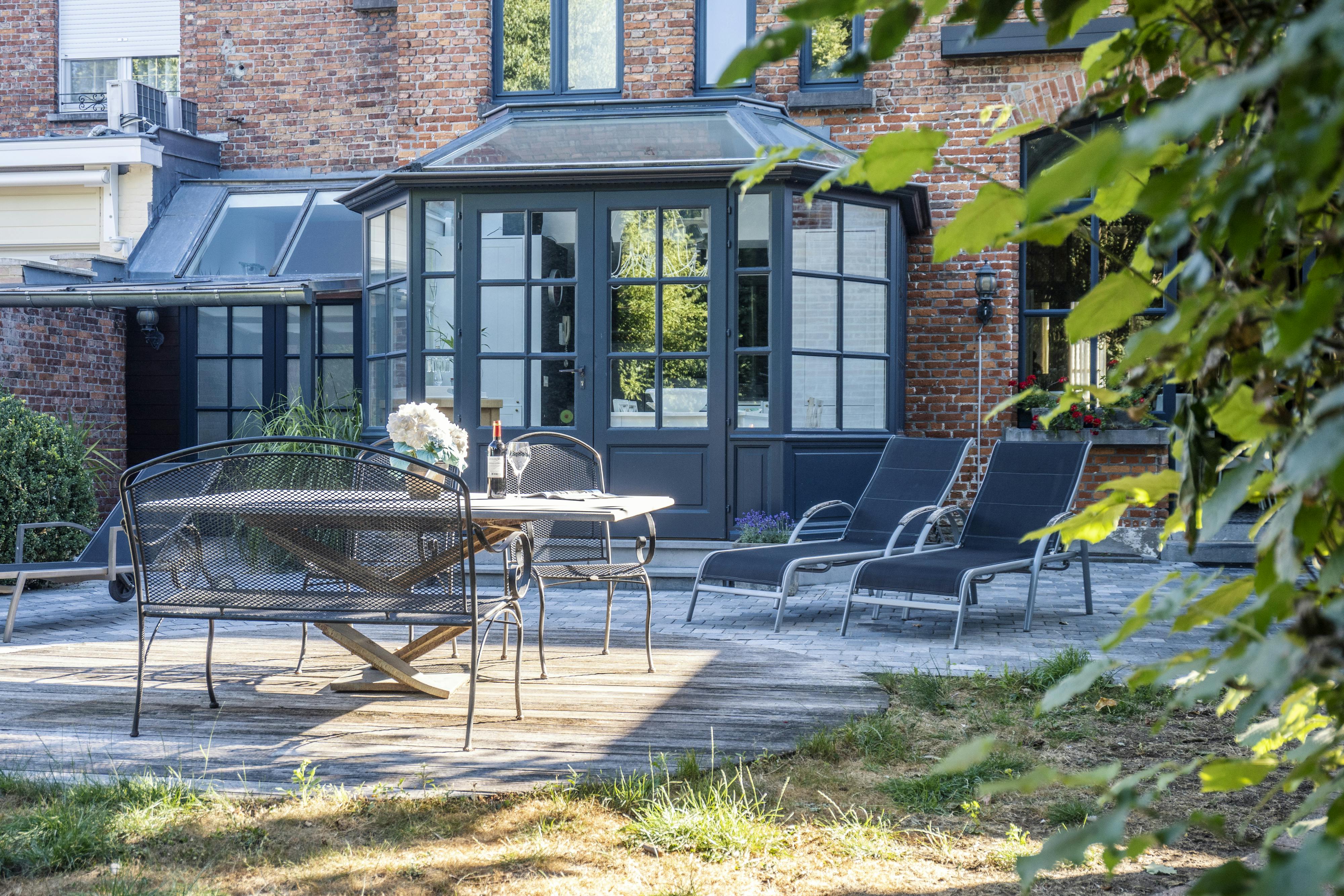 Schitterende herenwoning met parktuin te Komen foto {{pictureIndex}}