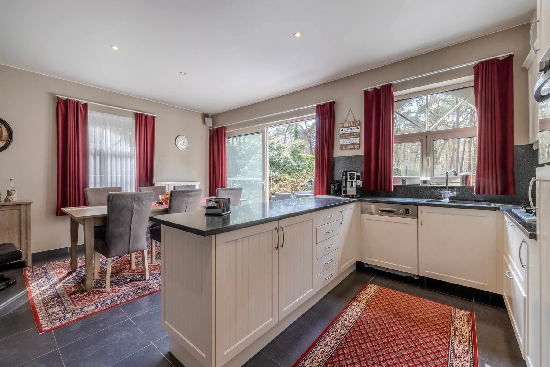 Villa met 4 slpk, bureau en dubbele garage op 1.726m2 foto 13