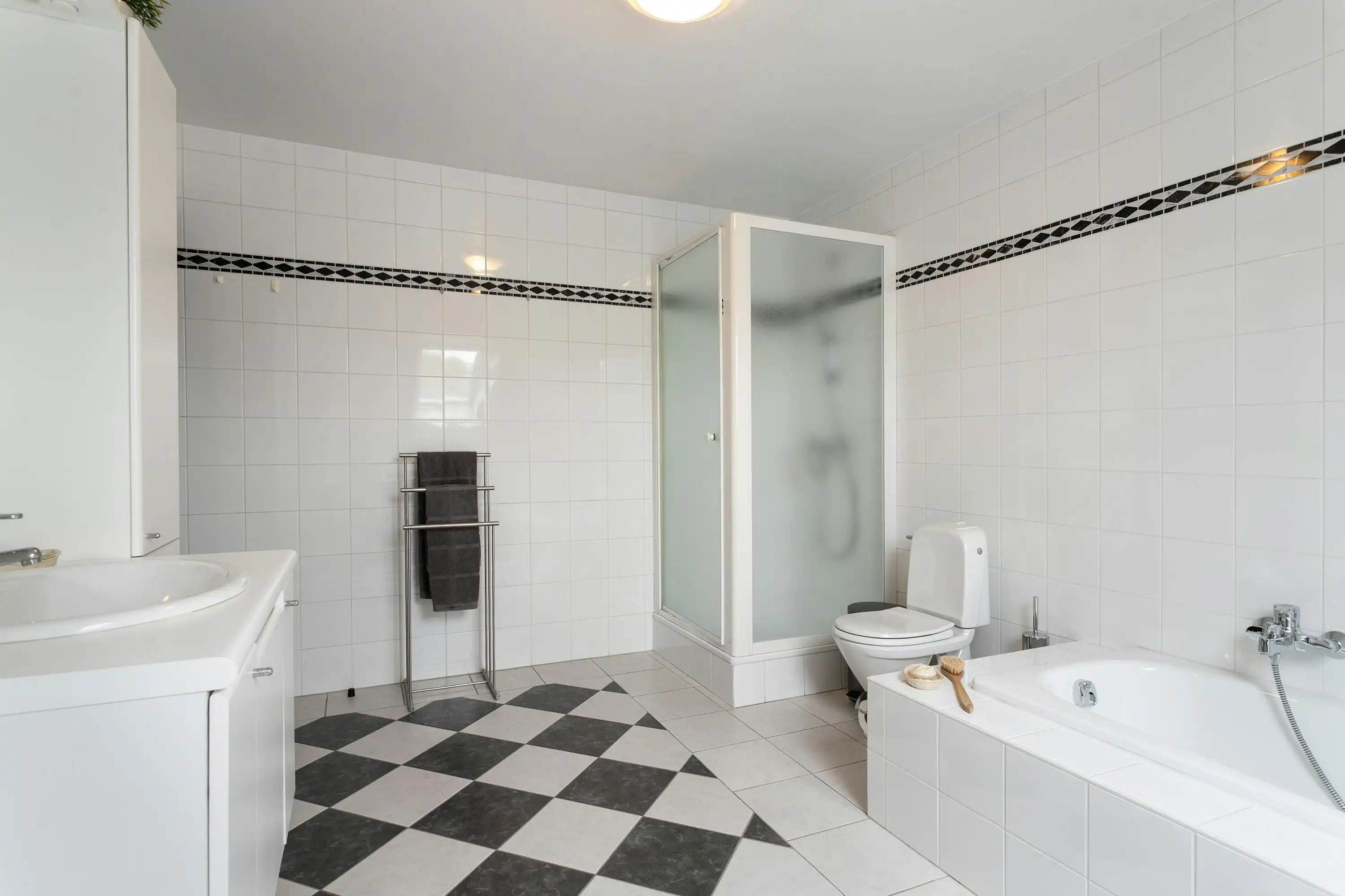Instapklare woning in de Guido Gezellelaan 50 te Roeselare  foto 17