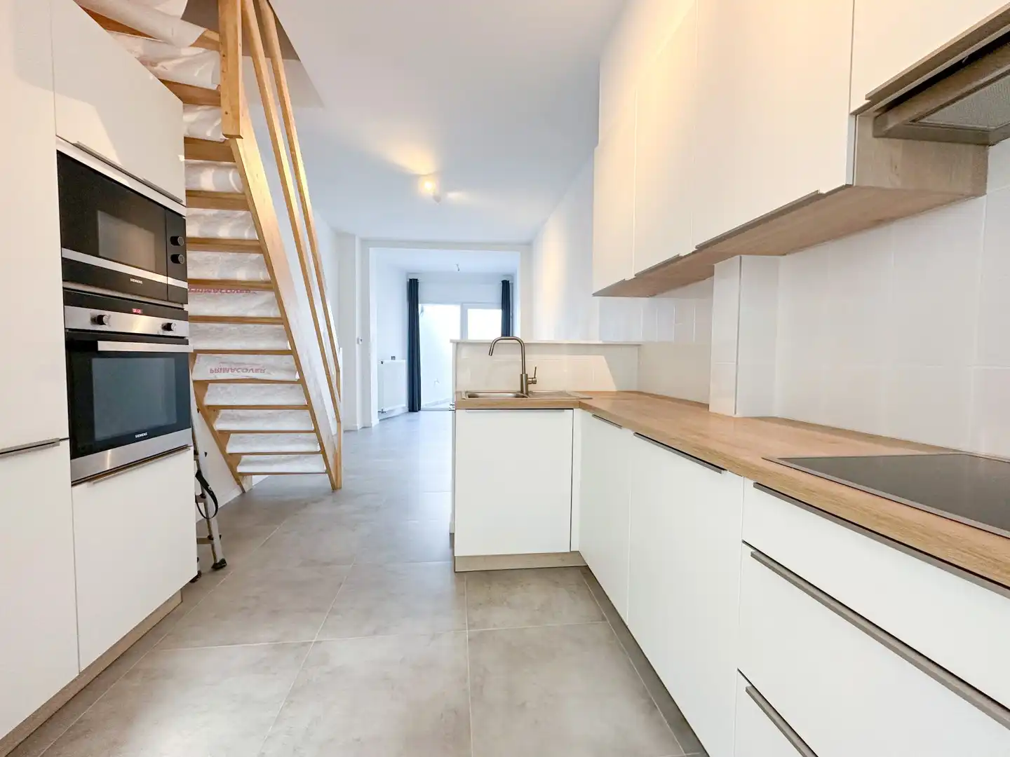 Instapklare stadswoning met 3 slaapkamers en stadskoer in Gent foto 3