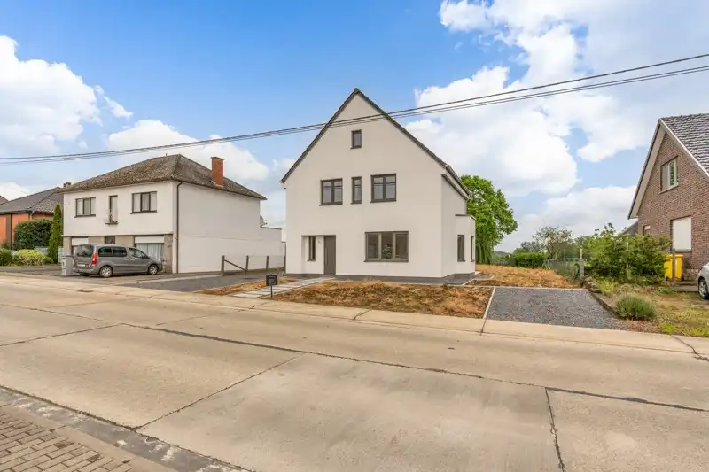 Totaal gerenoveerde woning op een perceel van 11are foto 37