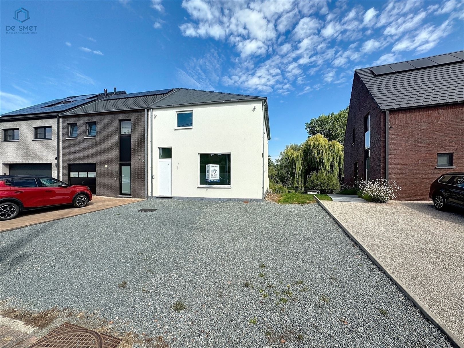 PRACHTIGE BEN-NIEUWBOUWWONING MET 3 SLPK, DRESSING, INBOUWKASTEN & TUIN ZARLARDINGE foto {{pictureIndex}}