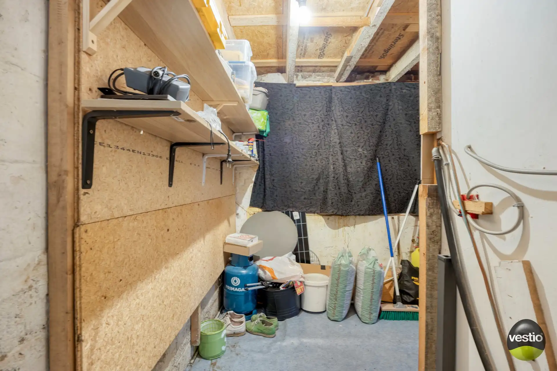 Te renoveren woning met bijgebouwen in het rustige centrum van Bevingen (Sint-Truiden) foto 16