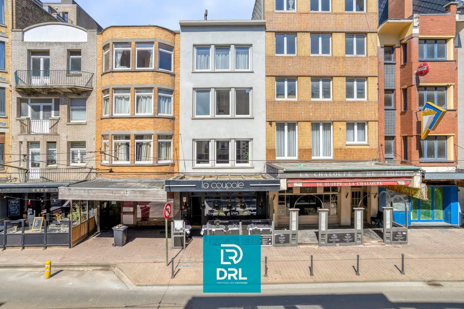 2 APPARTEMENTEN met HANDELSZAAK foto {{pictureIndex}}