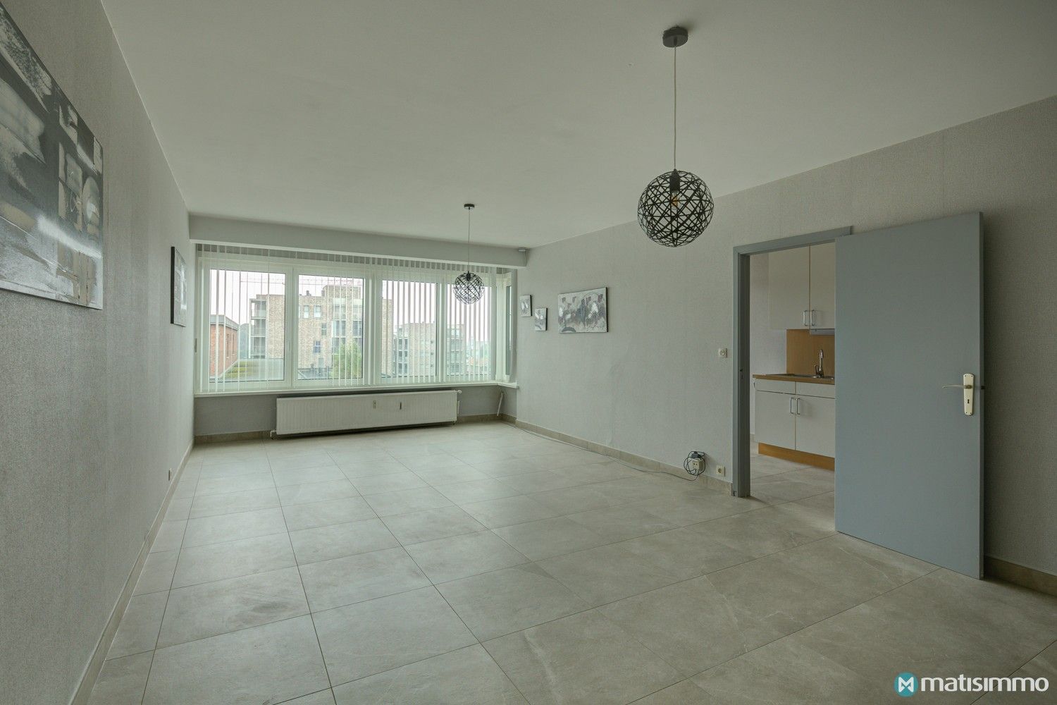 RECENT GERENOVEERD APPARTEMENT MET AUTOSTAANPLAATS OP WANDELAFSTAND VAN TONGEREN CENTRUM foto 5