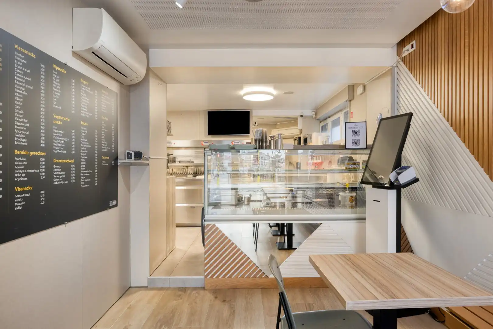 Opbrengsteigendom met handelspand en 3 appartementen te koop in Heverlee op een super ligging! foto 5
