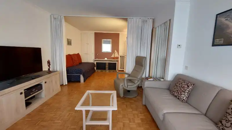 Gerieflijke studio van 52m2 op centrale ligging aan het Marie-José plein foto 8