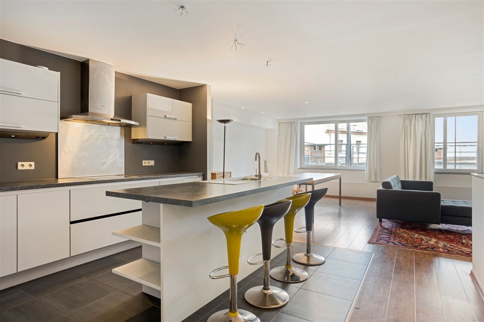 2 slpk appartement met terras en autostaanplaats foto 6
